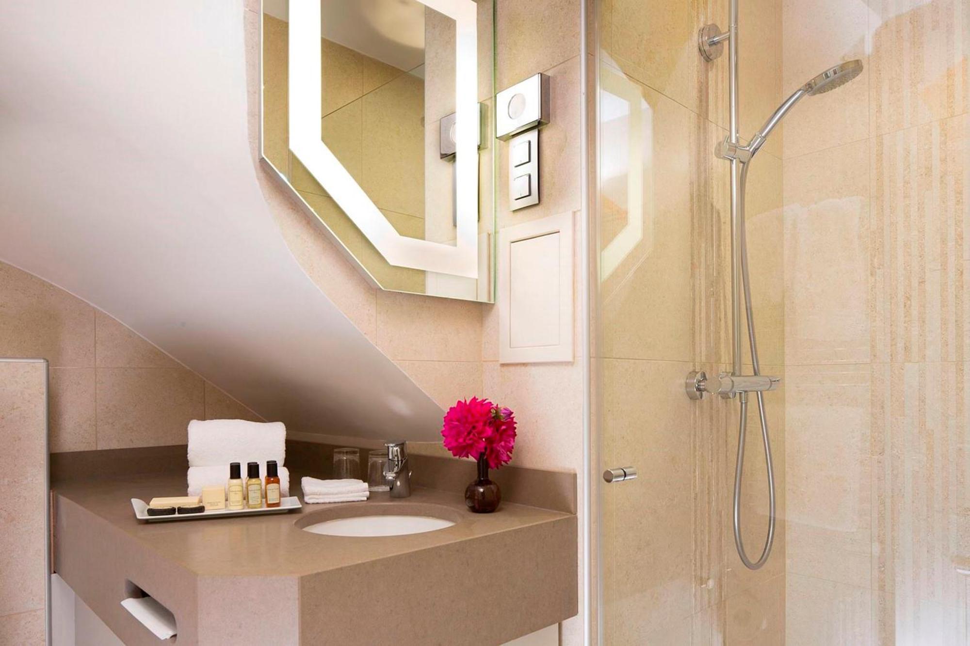 Le Relais Des Halles Hotel