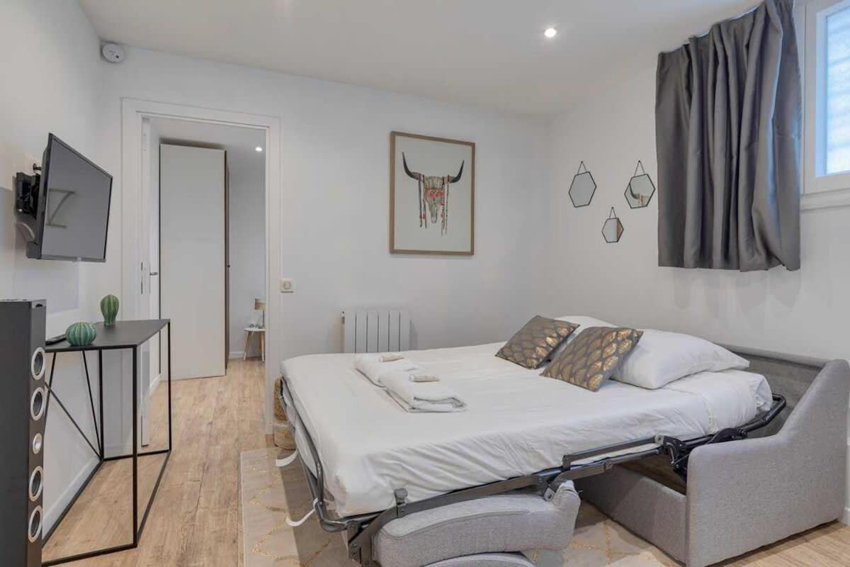 By Buttes Chaumont Park Parisian Freshness 12 Apartment *