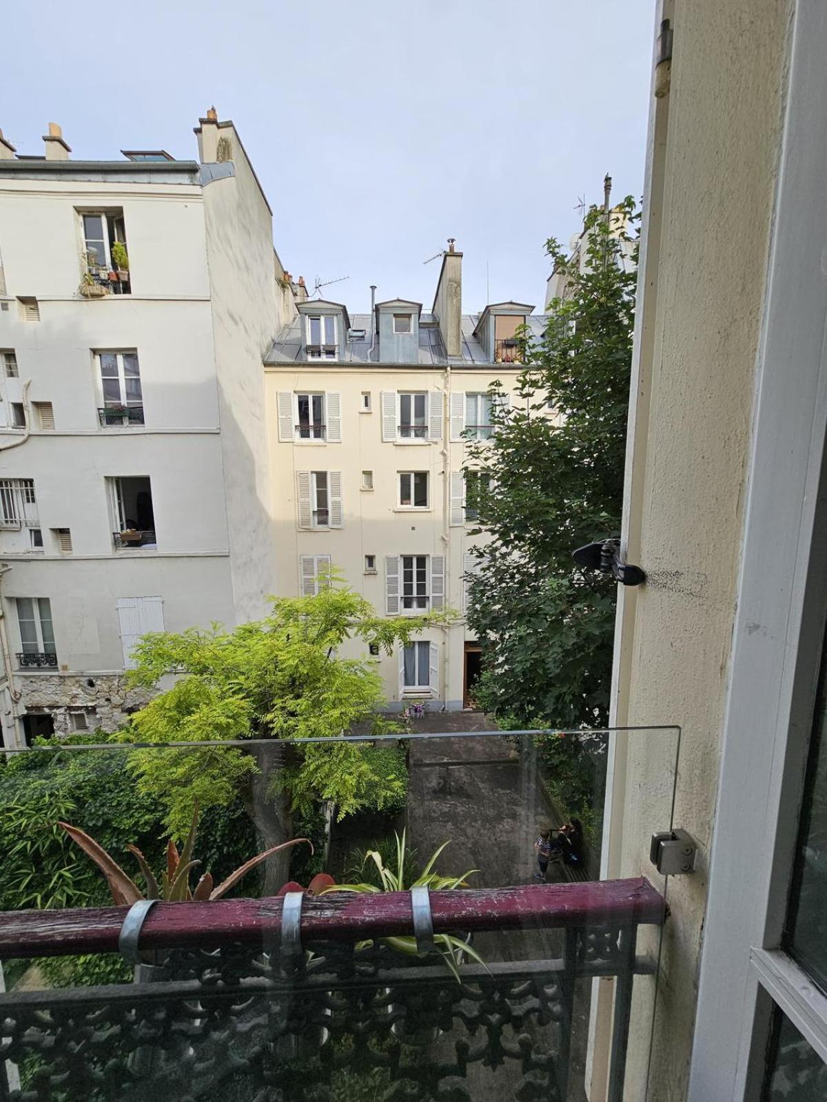 Joli Havre De Paix En Plein Batignolles * Paris