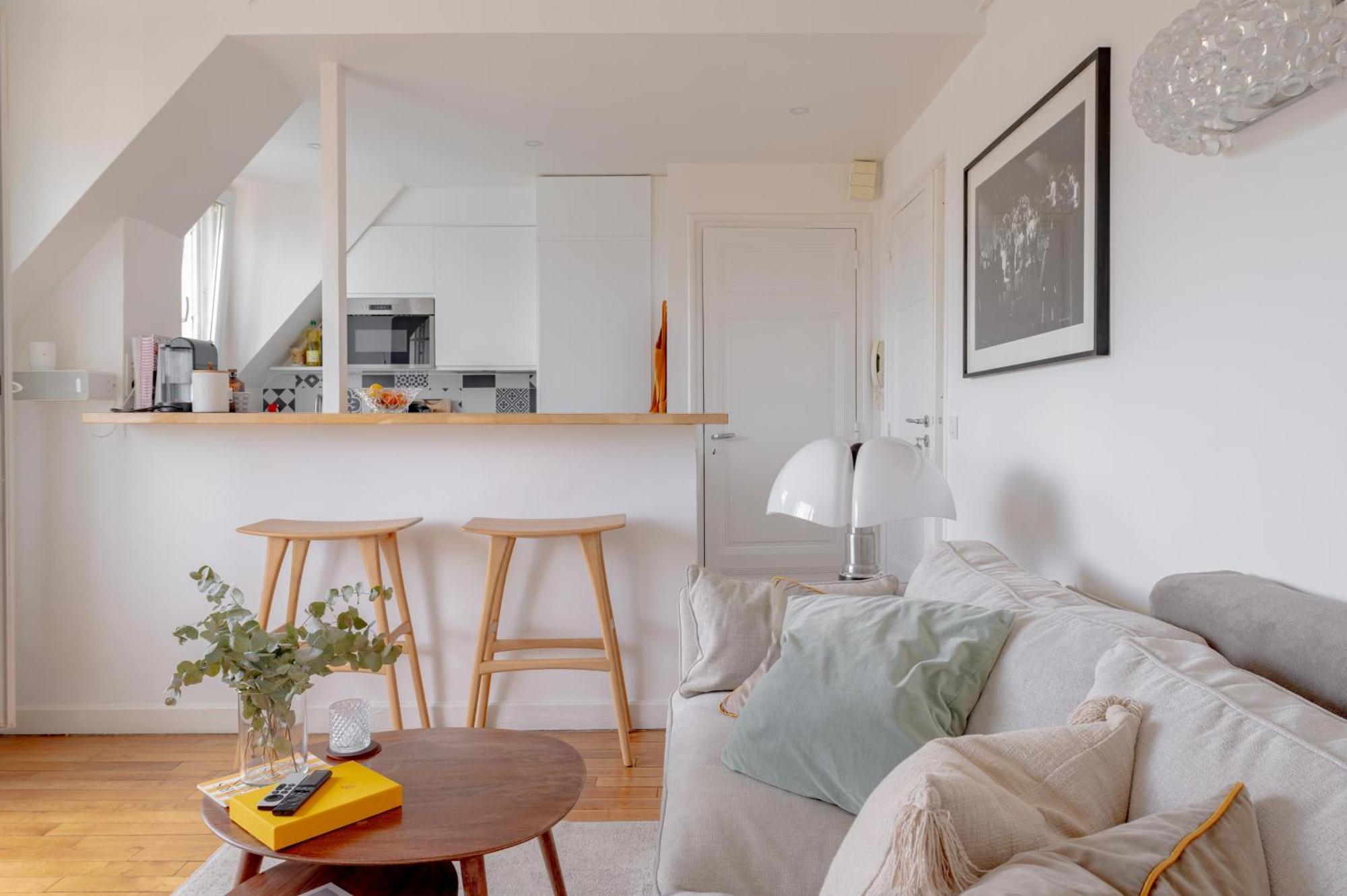 1-bedroom Gem Eiffel Tower View, Terrace, And Ac Apartment Paris