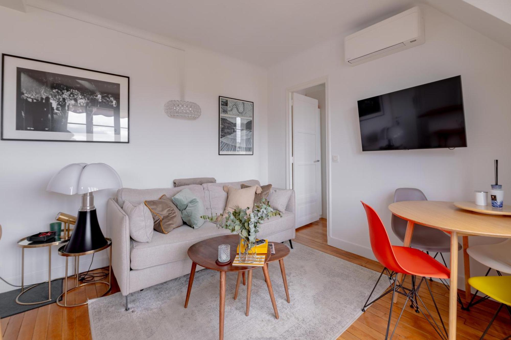 Apartment 1-bedroom Gem Eiffel Tower View, Terrace, And Ac *