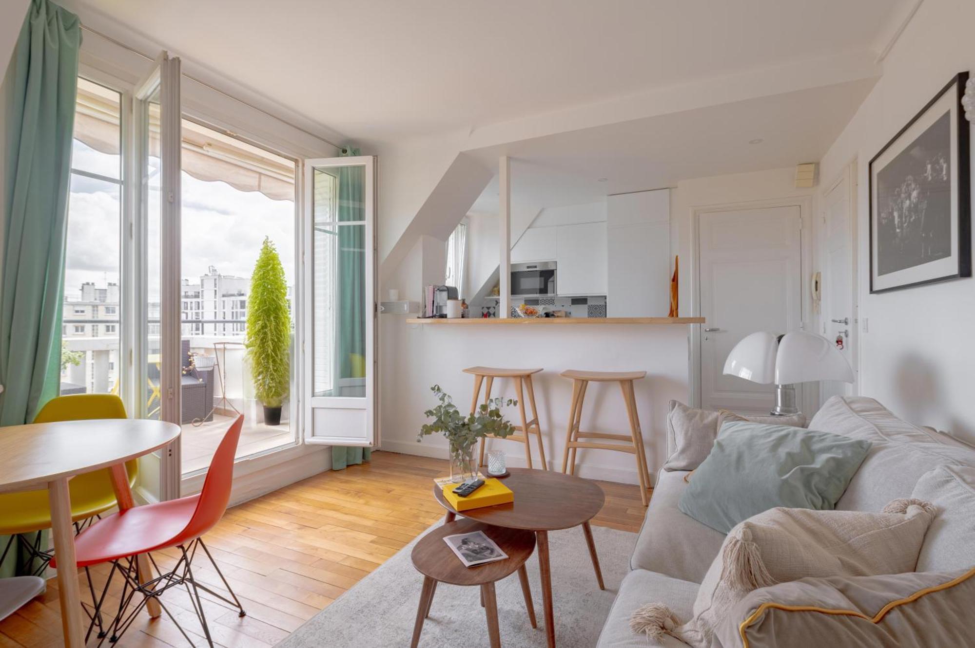 1-bedroom Gem Eiffel Tower View, Terrace, And Ac