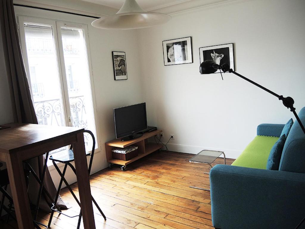 Homestay Private With Bathroom In Sunny Flat