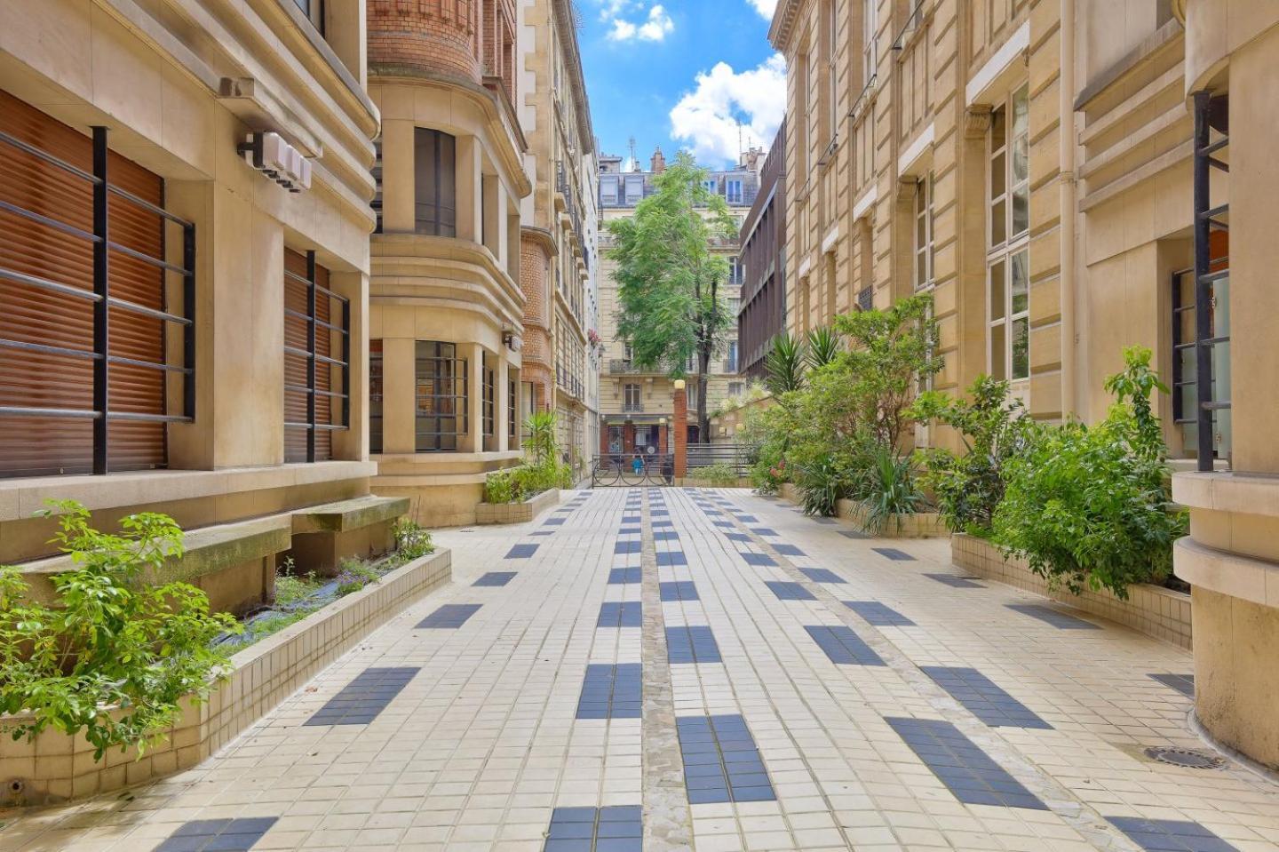 Splendid In The Heart Of The Chic 16th Apartment