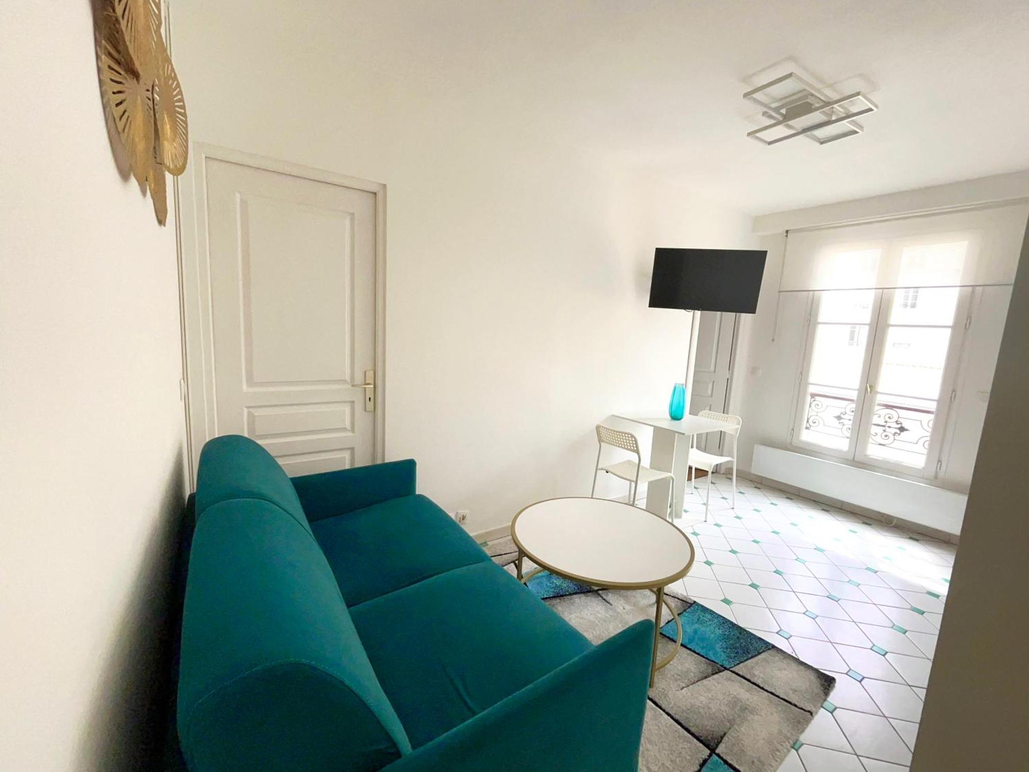 Place Near Of Eiffel Tower! Apartment