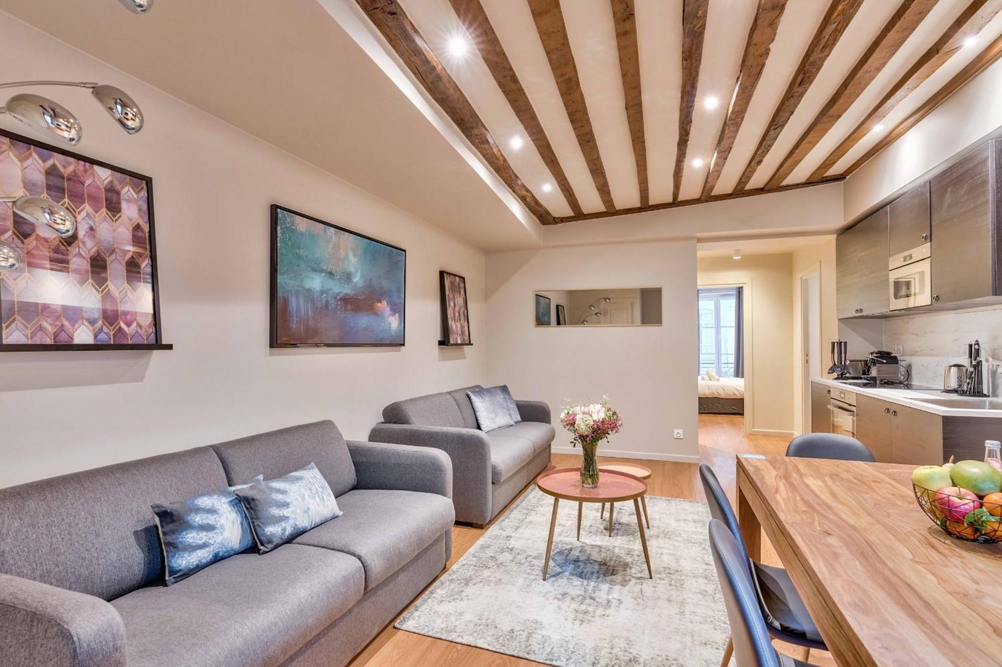 Urban Flat 02 - Beautiful 4 Bdr Flat In Heart Of Apartment