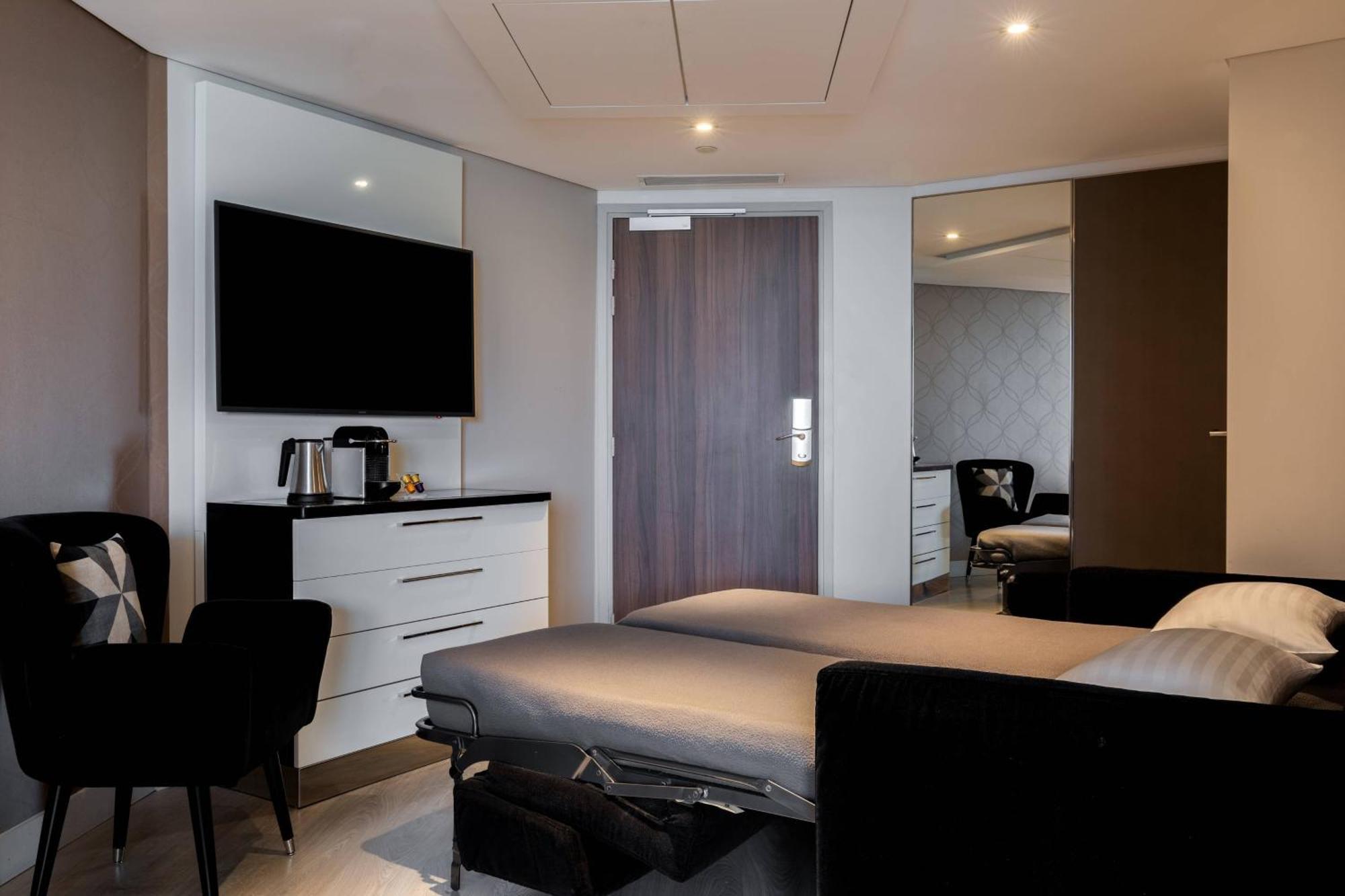 Ac Porte Maillot By Marriott Hotel