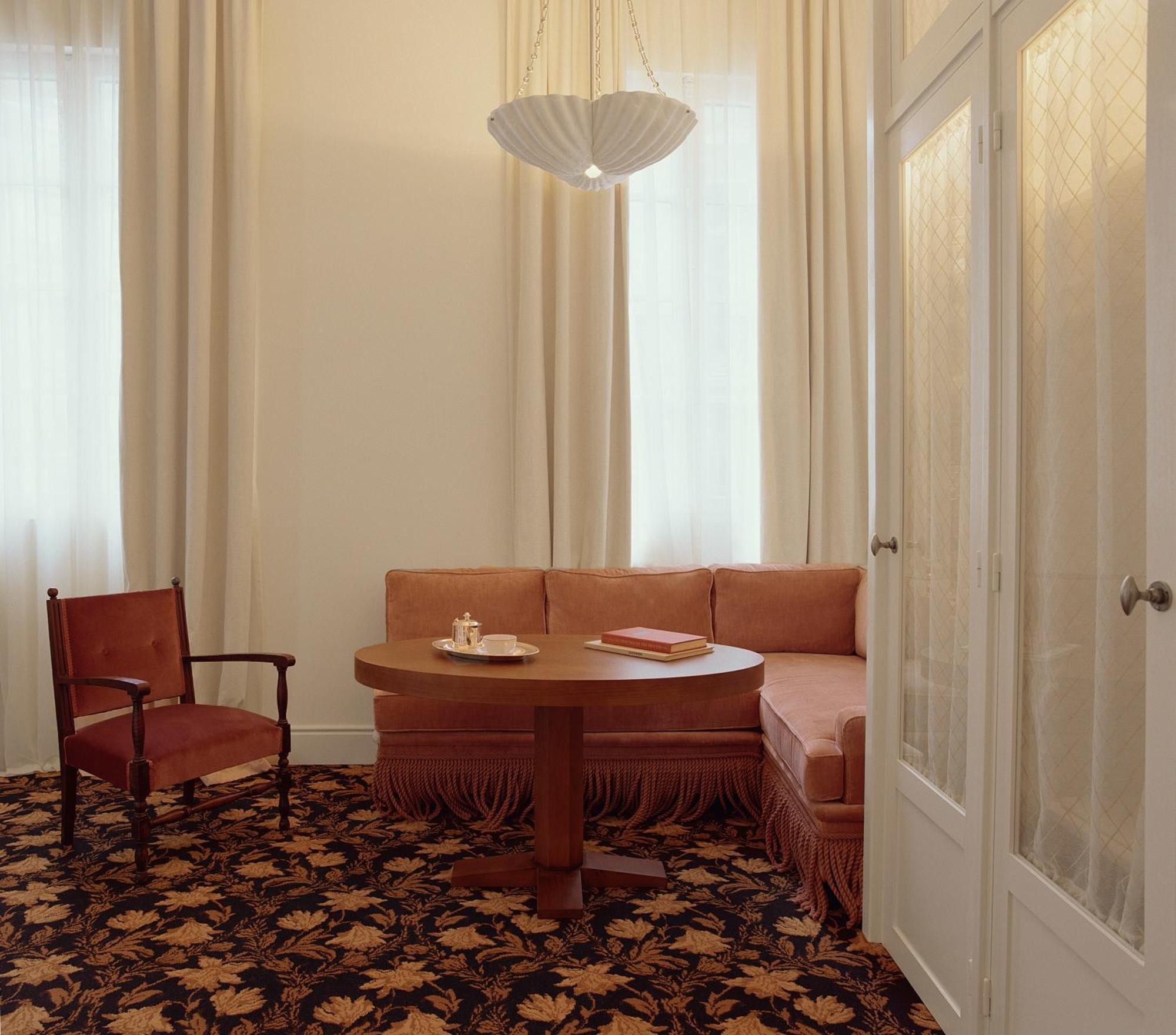 Chateau Voltaire 5* Paris