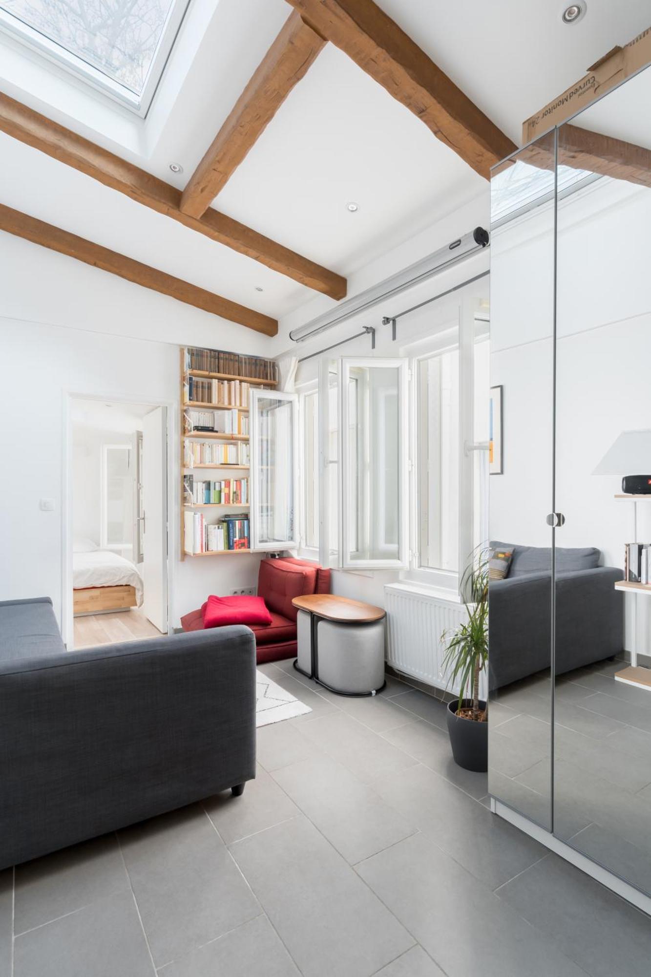 Cozy And Modern In * Paris