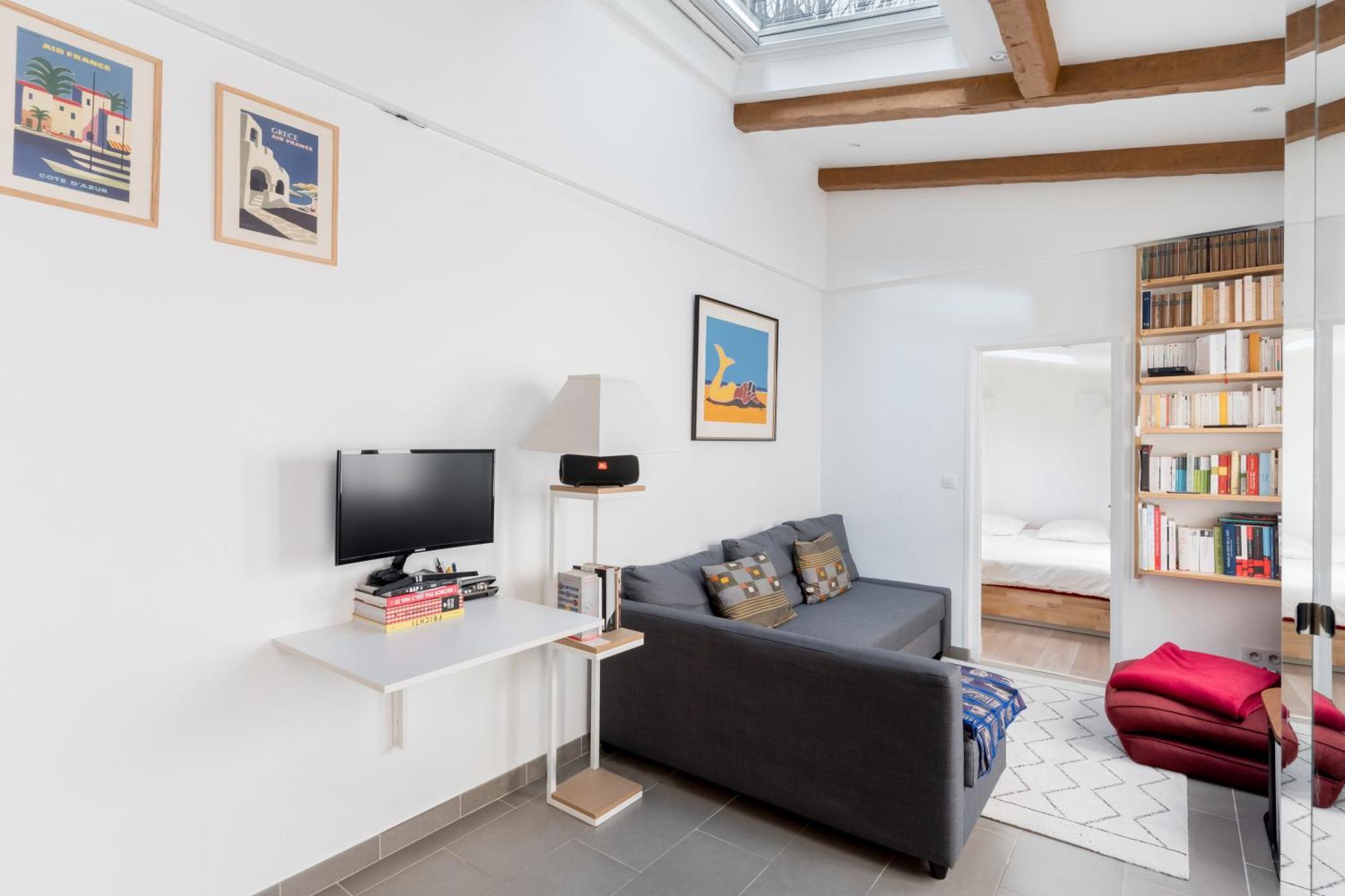 Apartment Cozy And Modern In