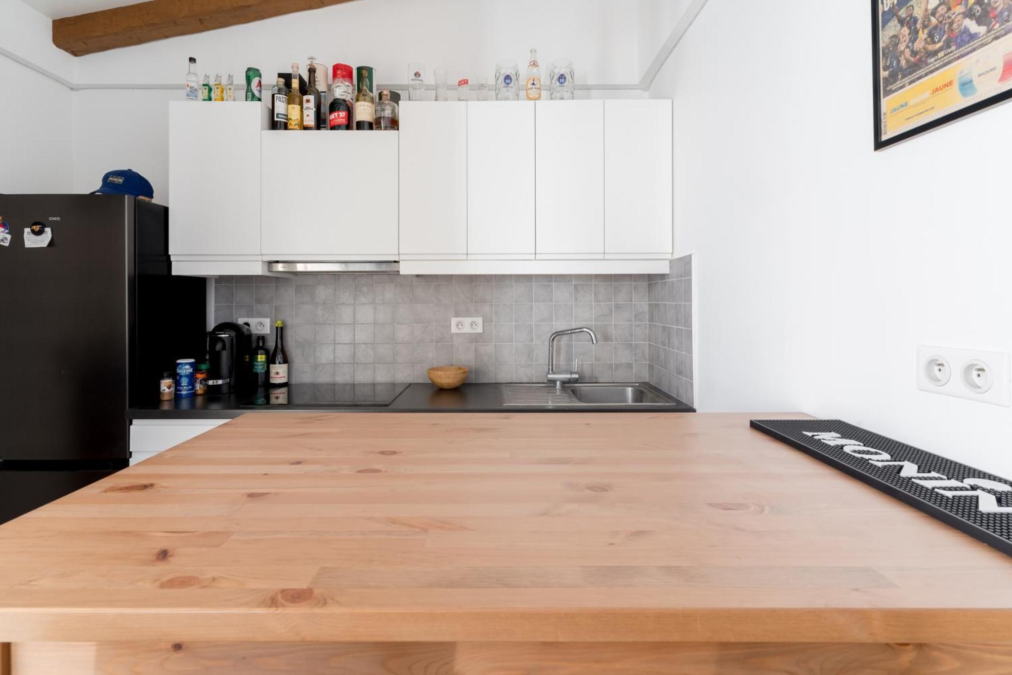 Cozy And Modern In Apartment *
