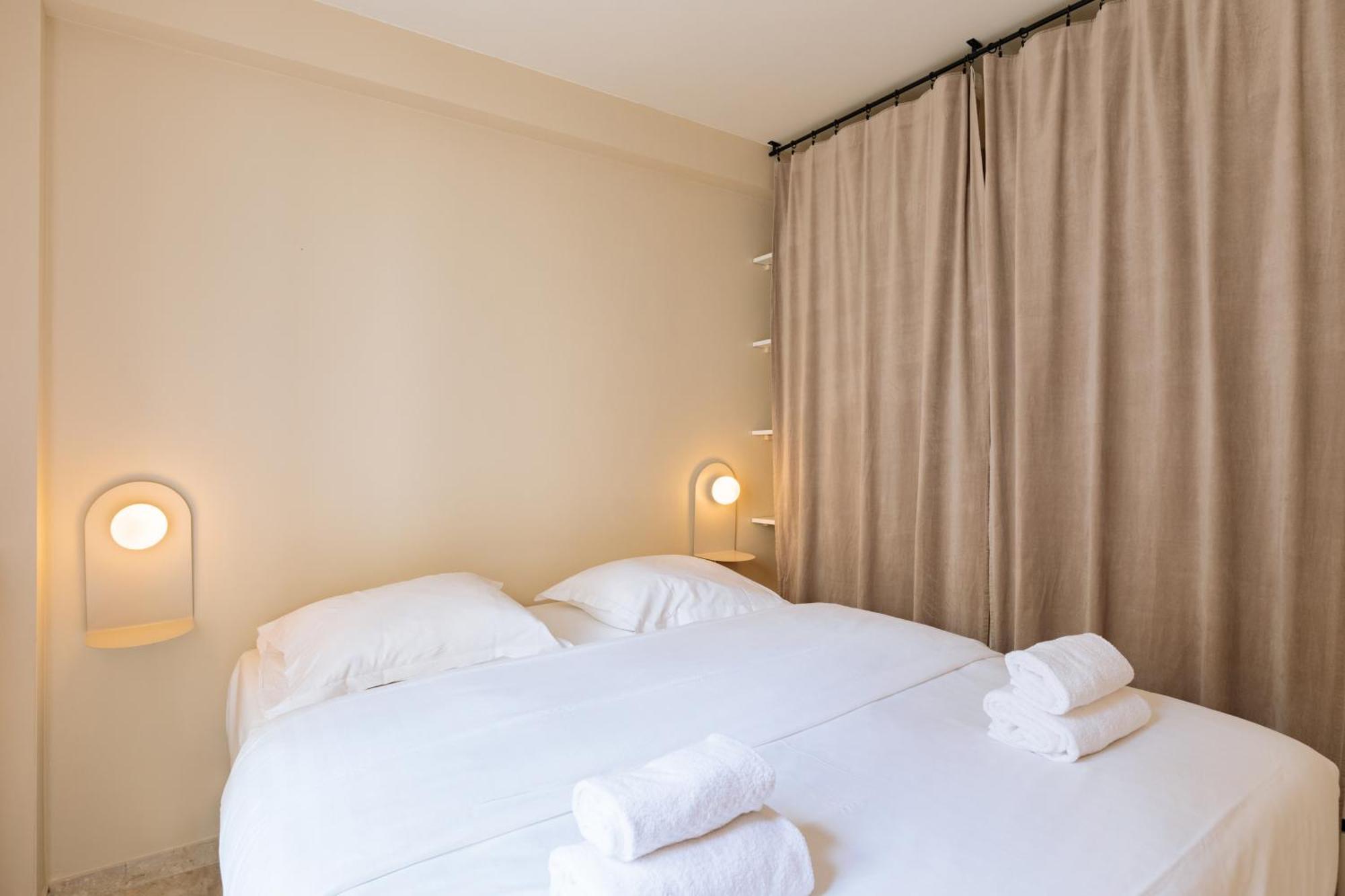 & Spacious For 6 *