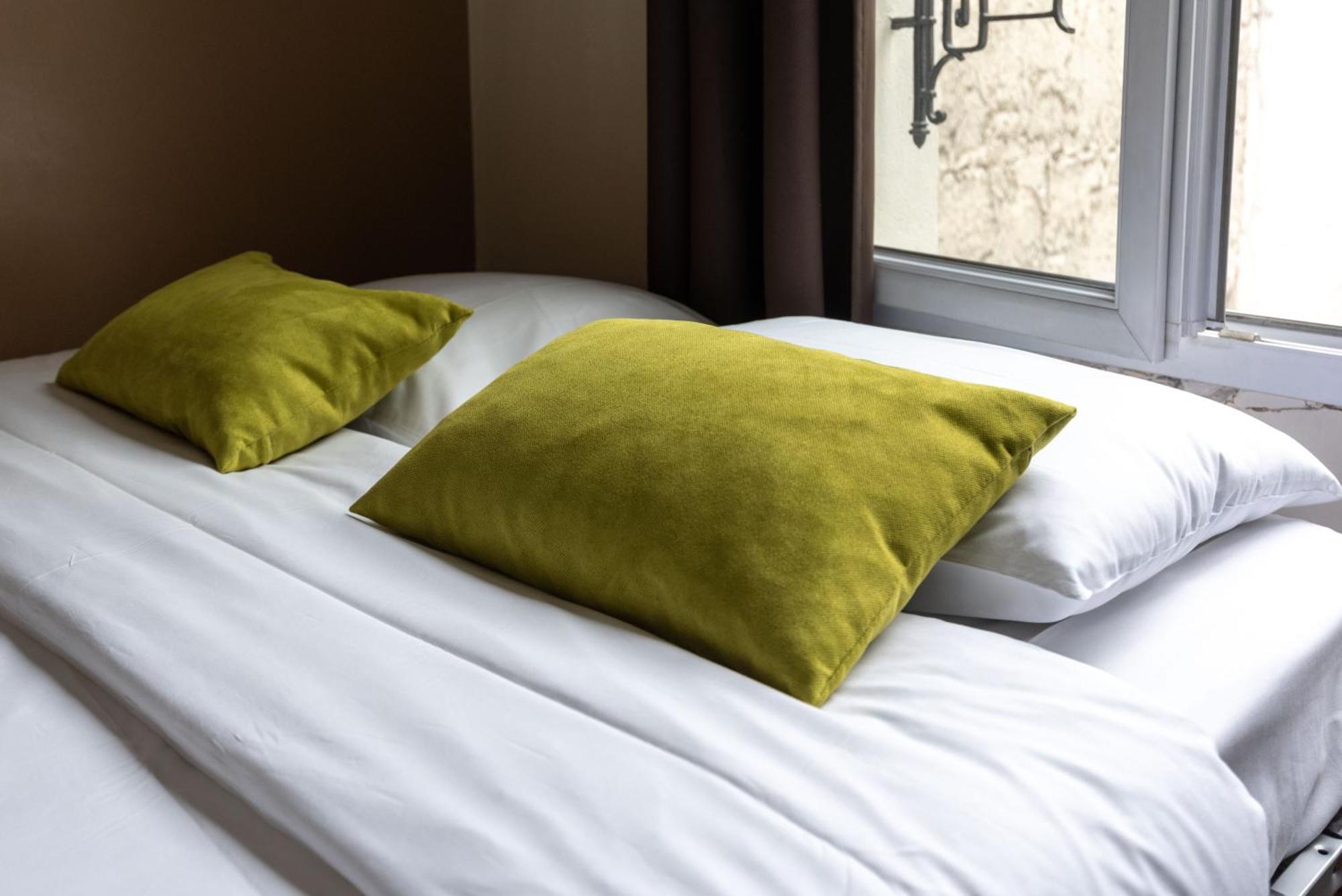 Pied-a-terre Near Bastille & Voltaire 11th Apartment