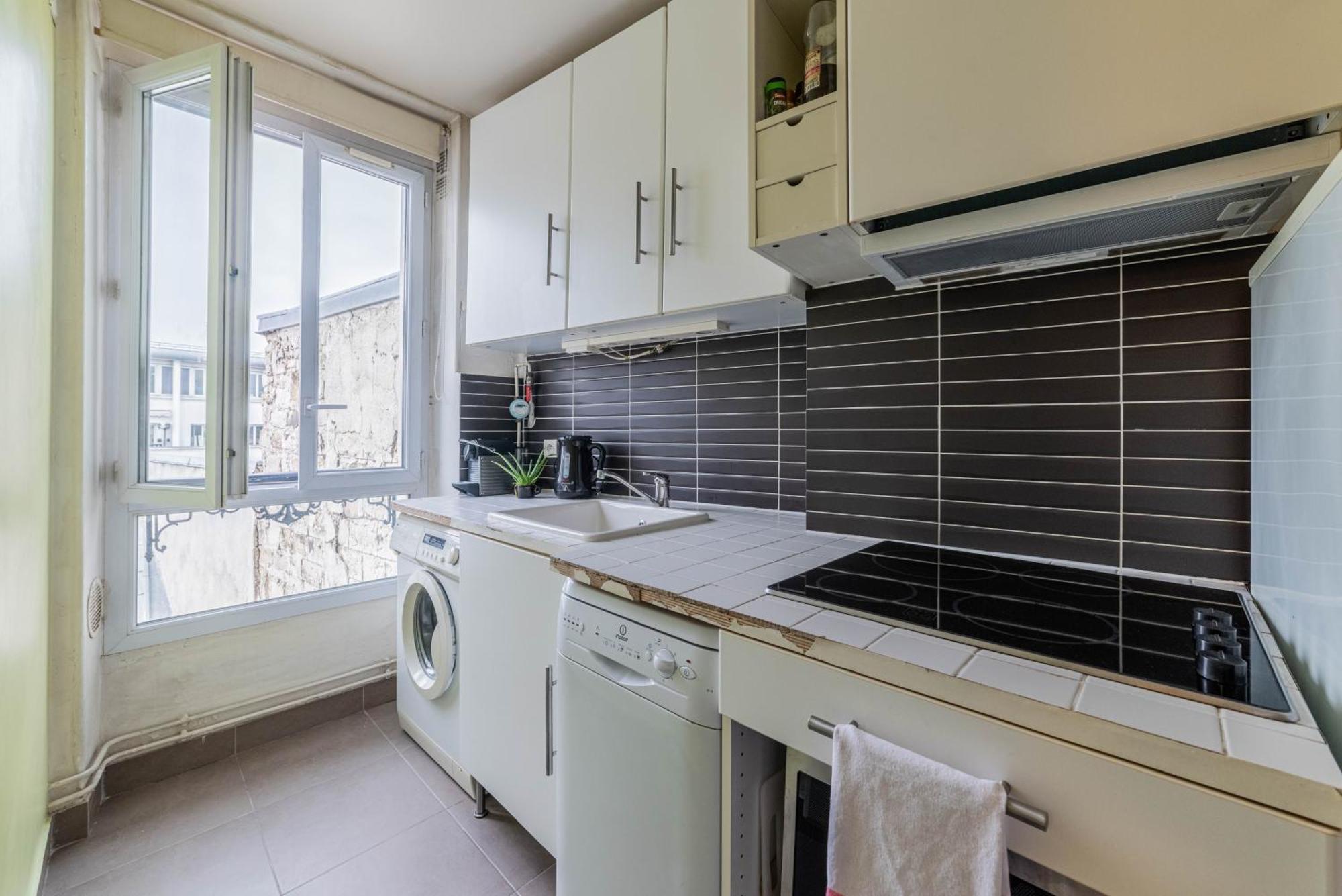 Apartment Pied-a-terre Near Bastille & Voltaire 11th *