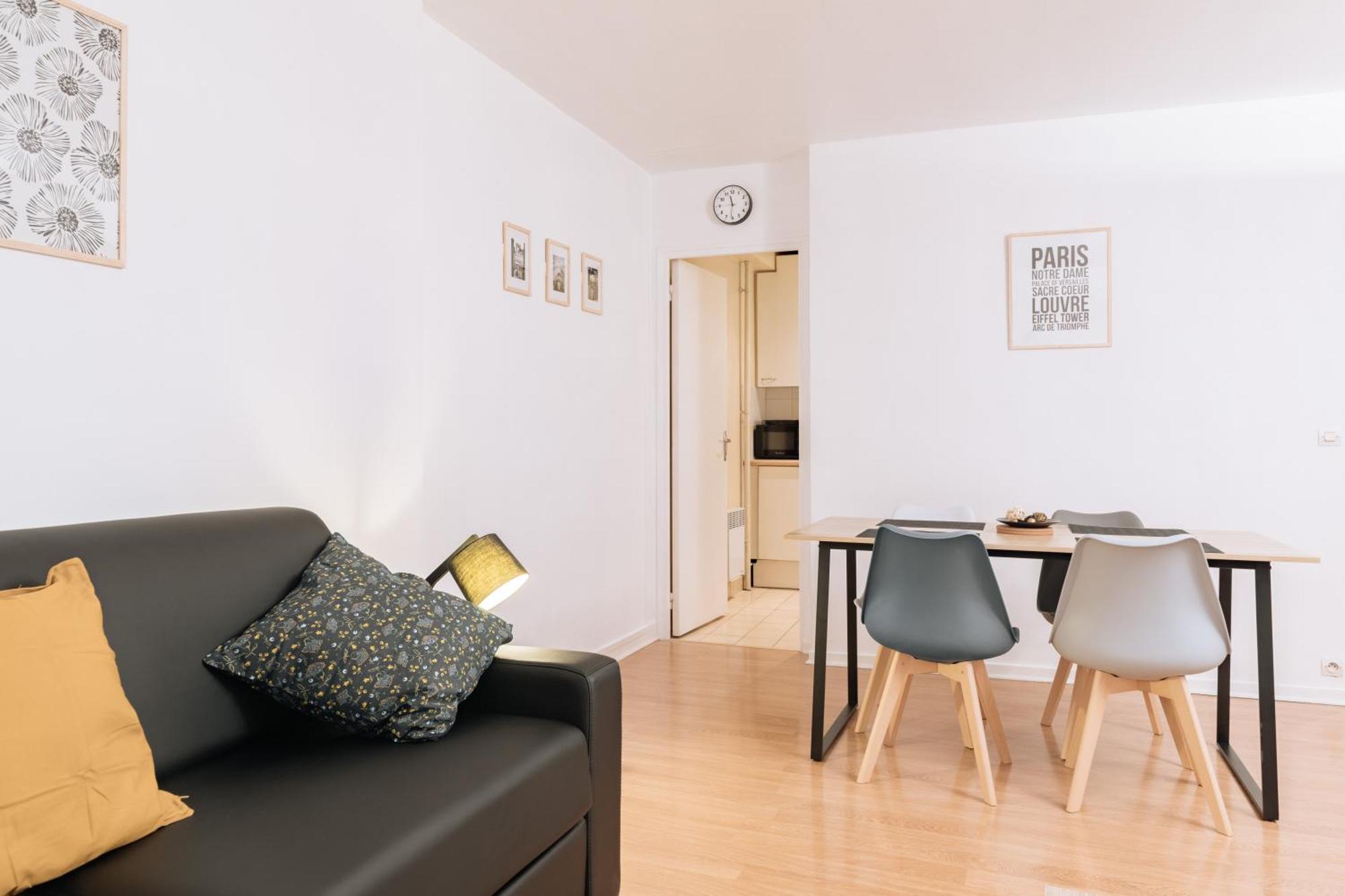 Contemporary 1bd Saint Lazare! Apartment Paris