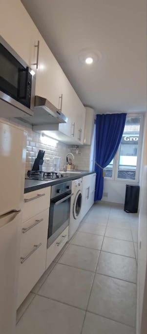 Near Bastille And Gare De Lyon * Paris