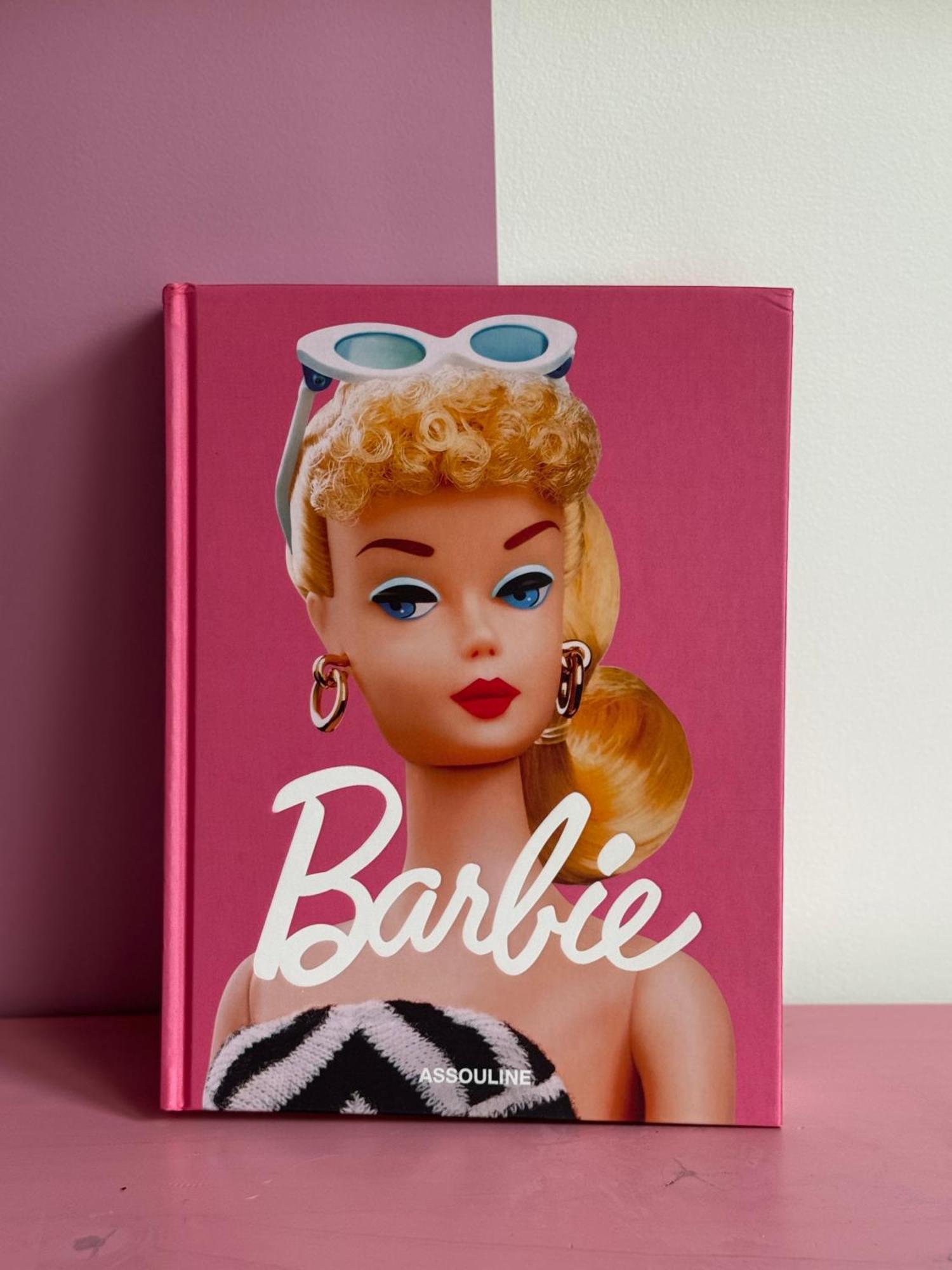 Apartment Beautiful Modern Barbie Flat In Paris