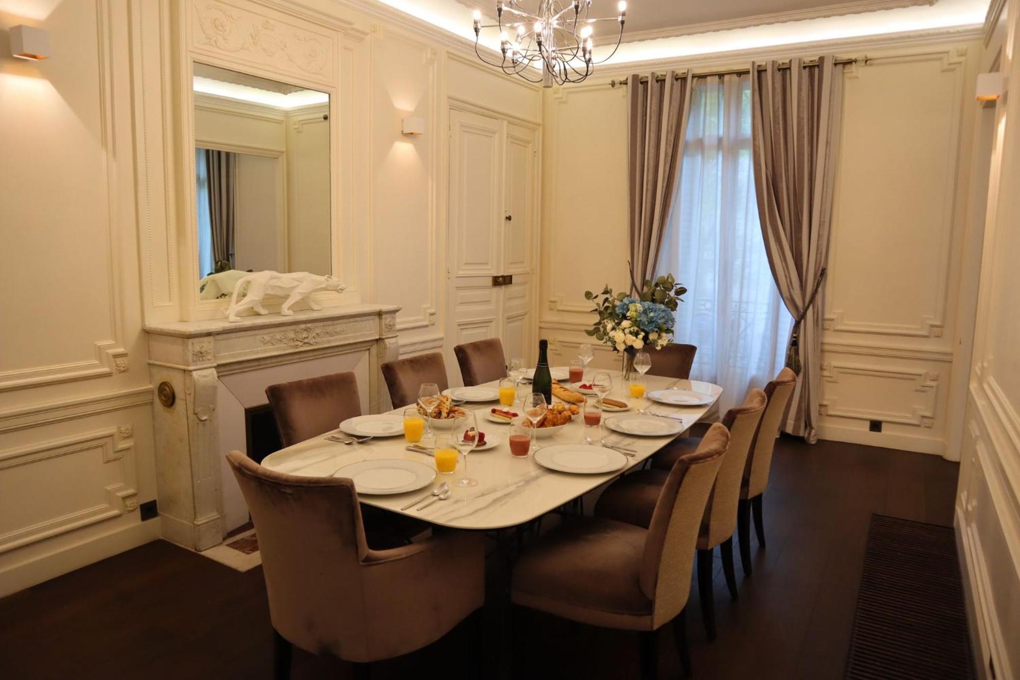 - Trocadero Apartment Paris