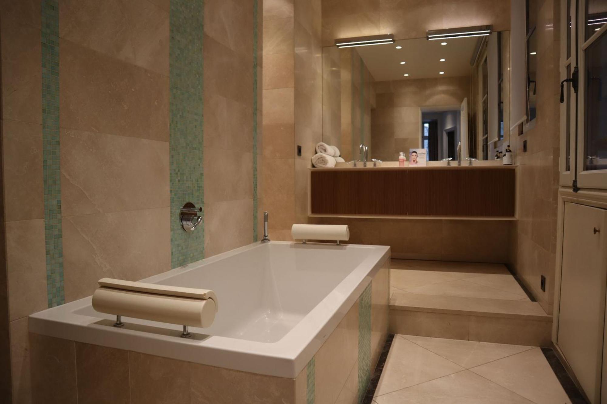 Apartment - Trocadero *