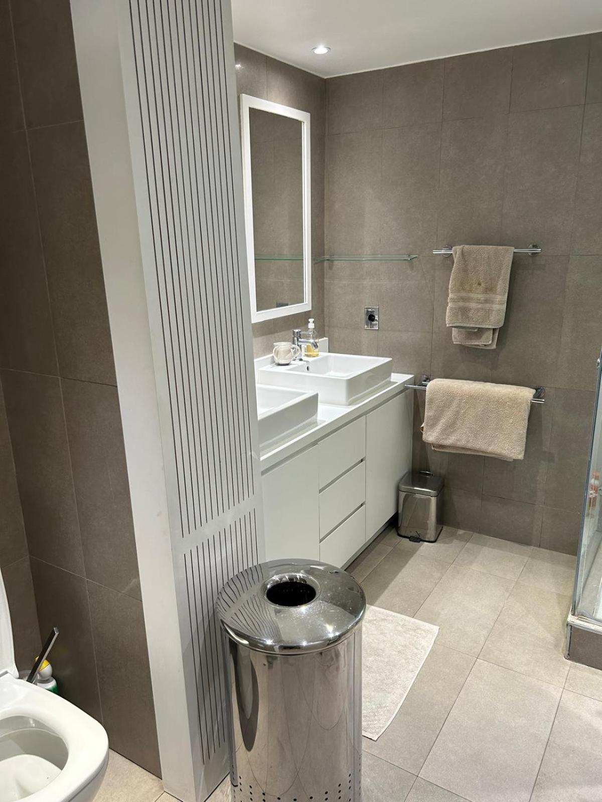 Apartment Luxueux Metro George V - Hermes - Champs-elysees - Arc De Triomphe *