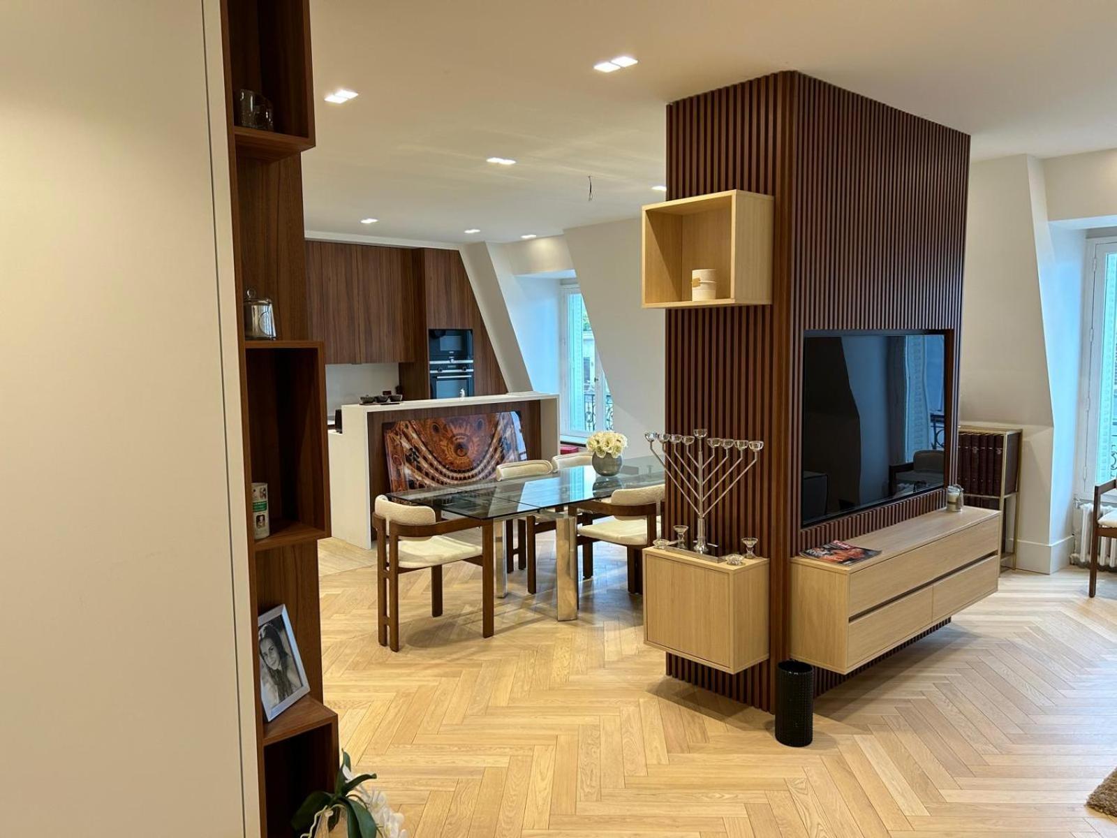 Apartment Luxueux Metro George V - Hermes - Champs-elysees - Arc De Triomphe Paris
