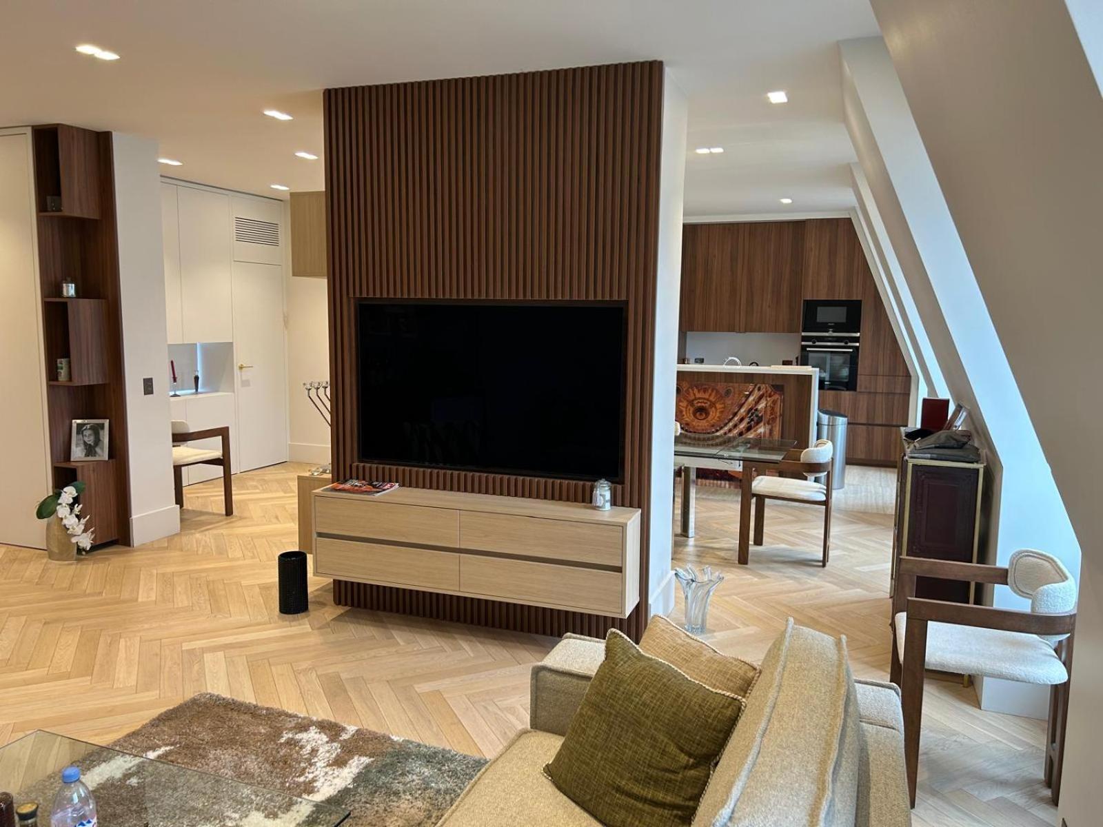 Apartment Luxueux Metro George V - Hermes - Champs-elysees - Arc De Triomphe *