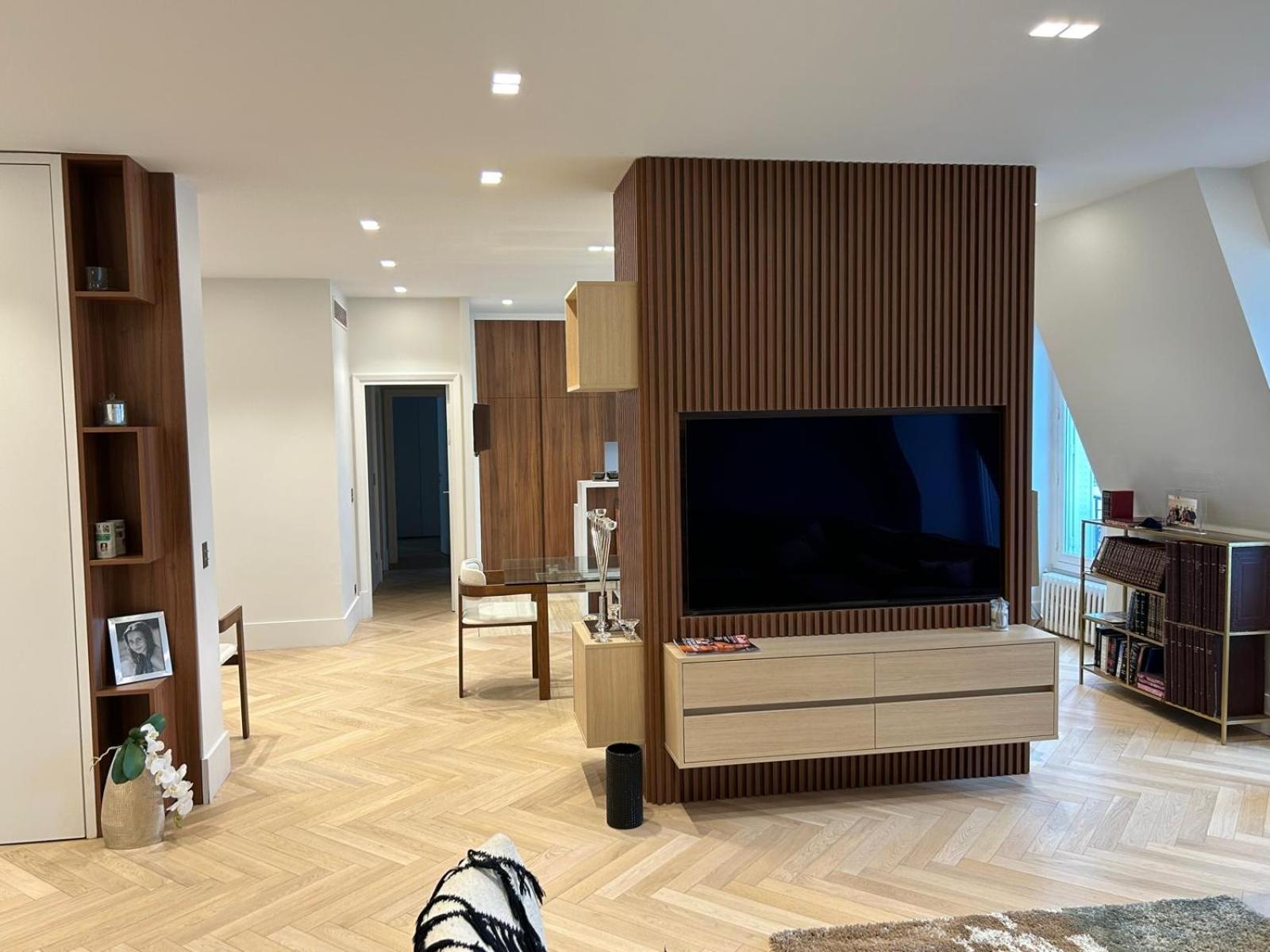 Apartment Luxueux Metro George V - Hermes - Champs-elysees - Arc De Triomphe Paris