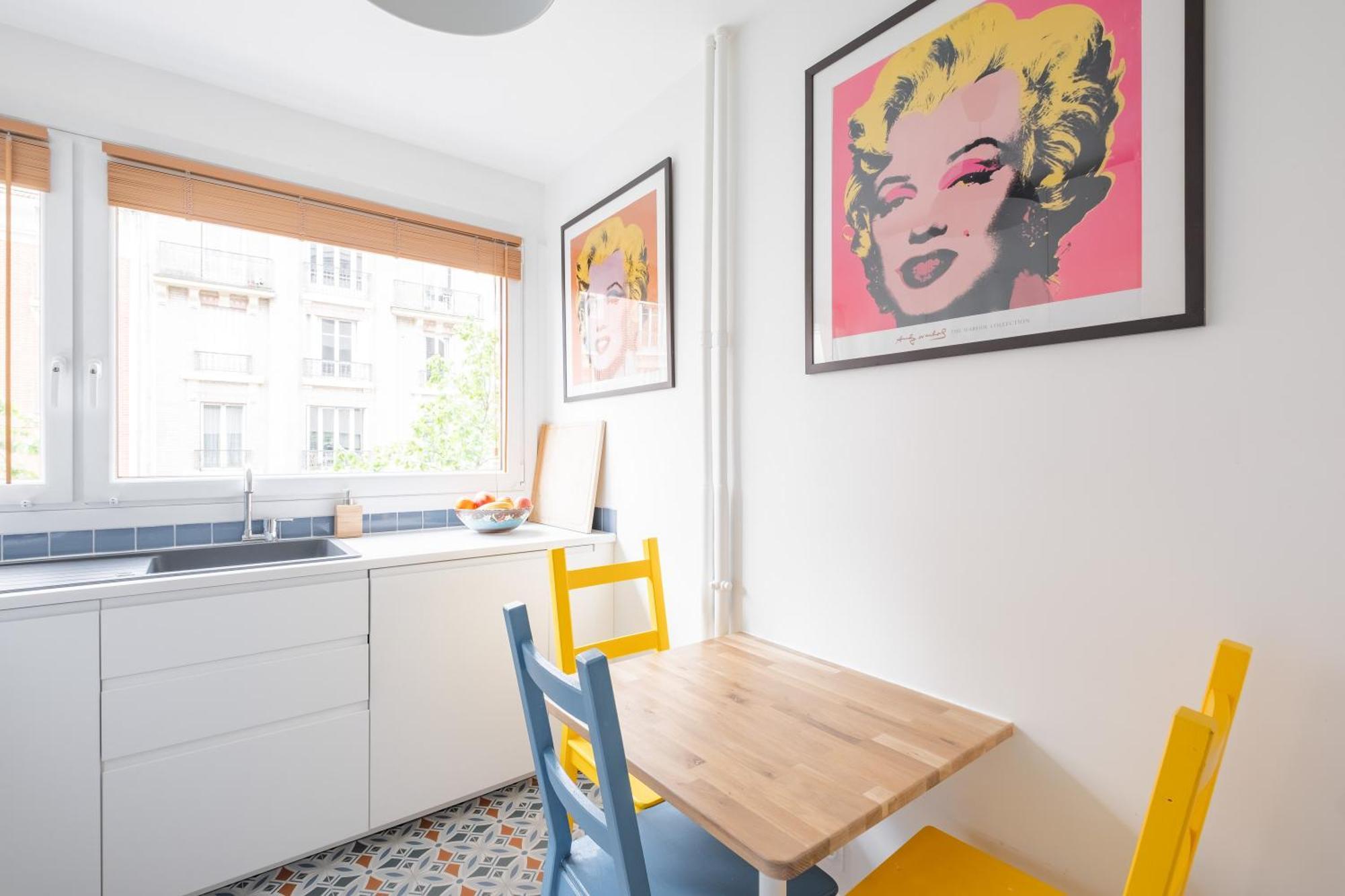 Veeve - Parisian Pop Art *