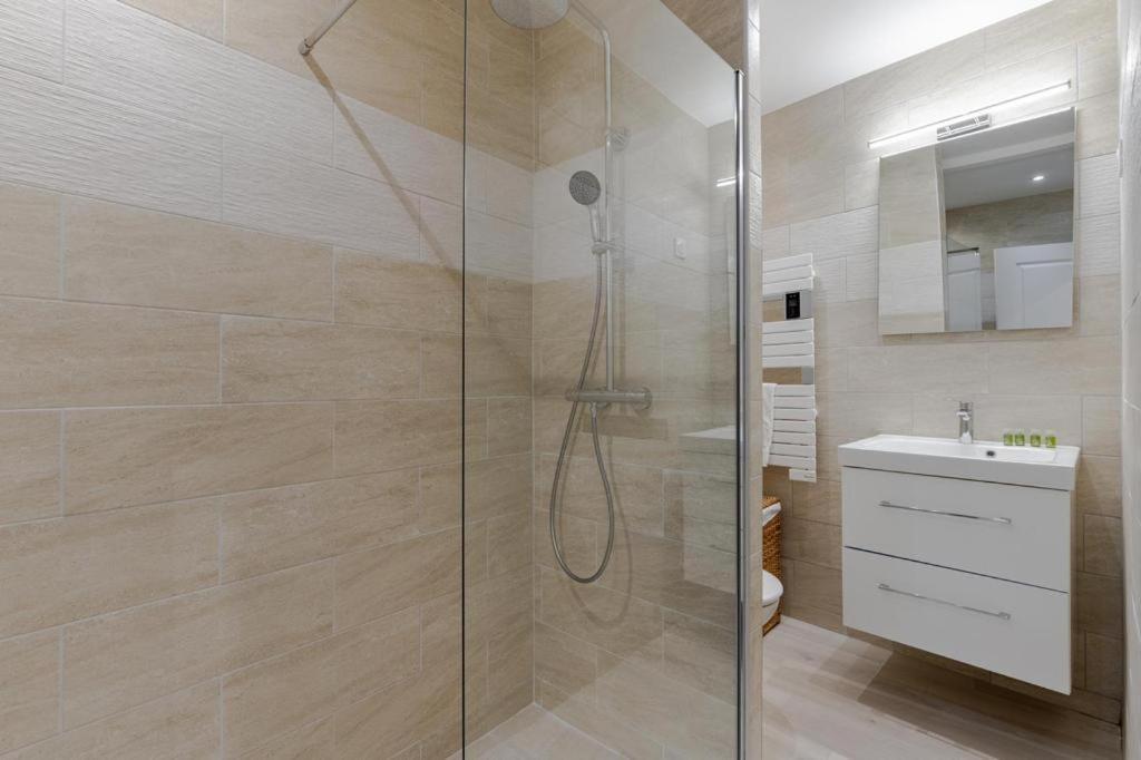 Apartment Saint Germain Notre-dame Cosy 1br-4p Paris