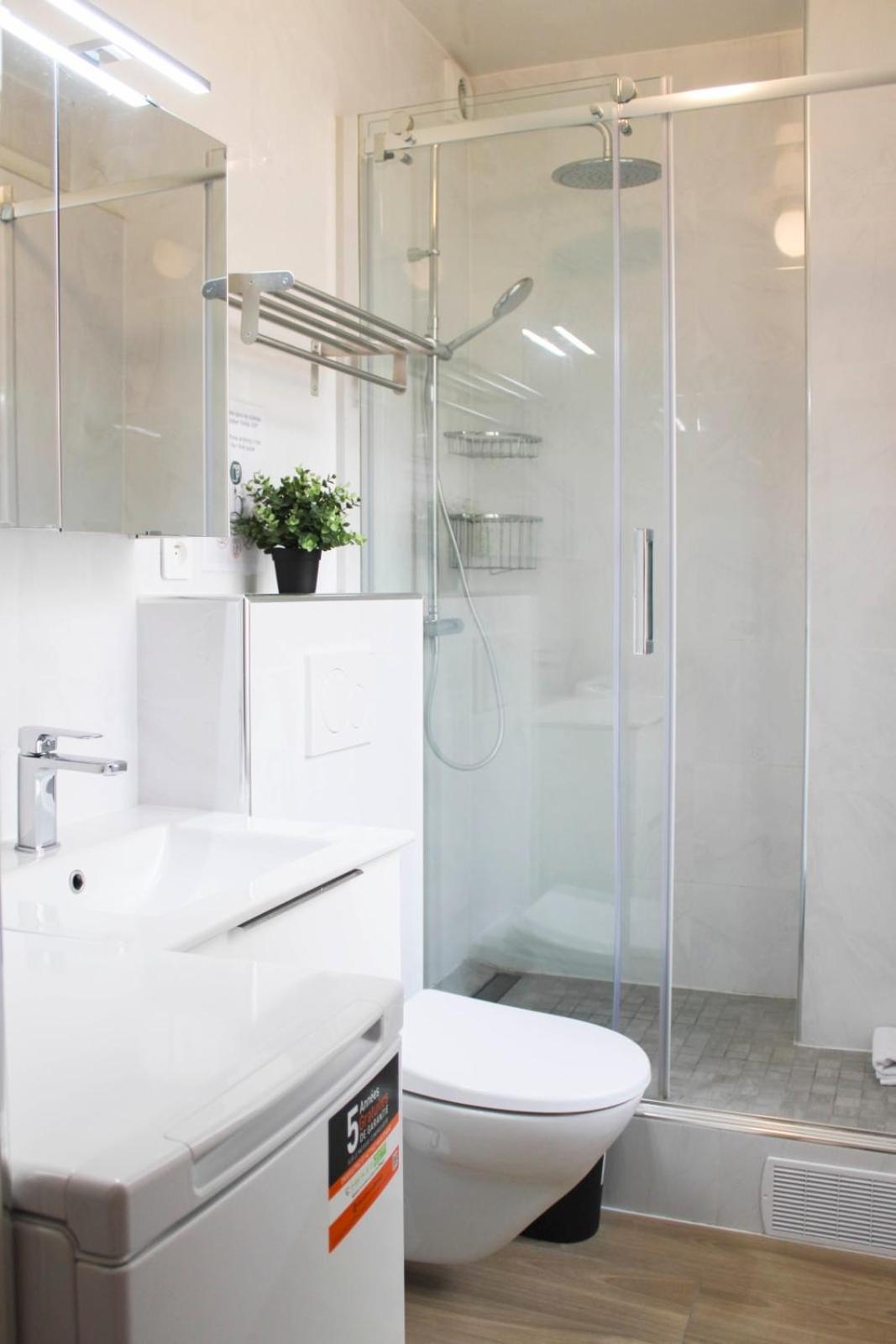 Beautiful And Spacious In The 10th Apartment Paris