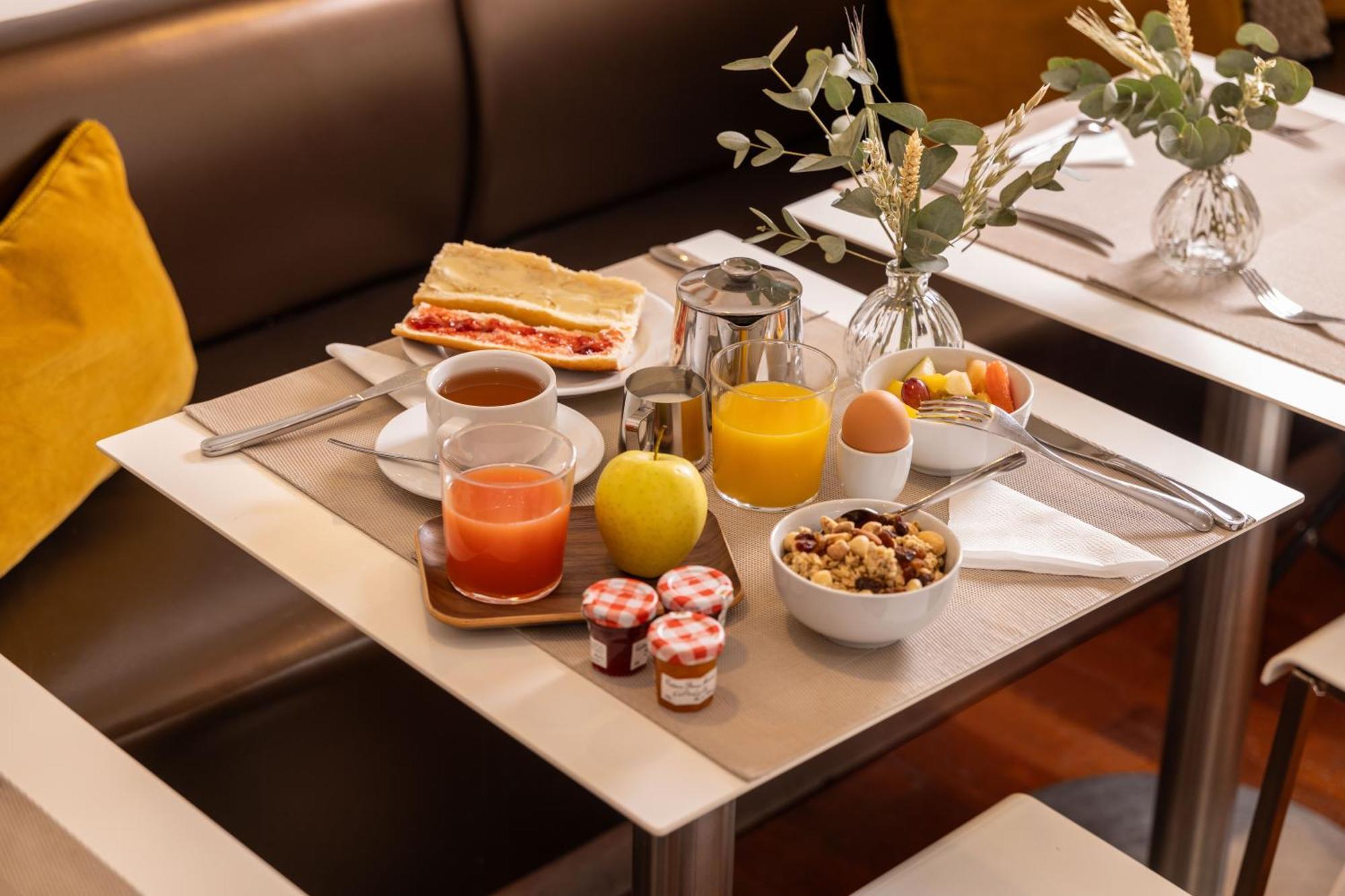 Hotel Des Ambassadeurs 3*