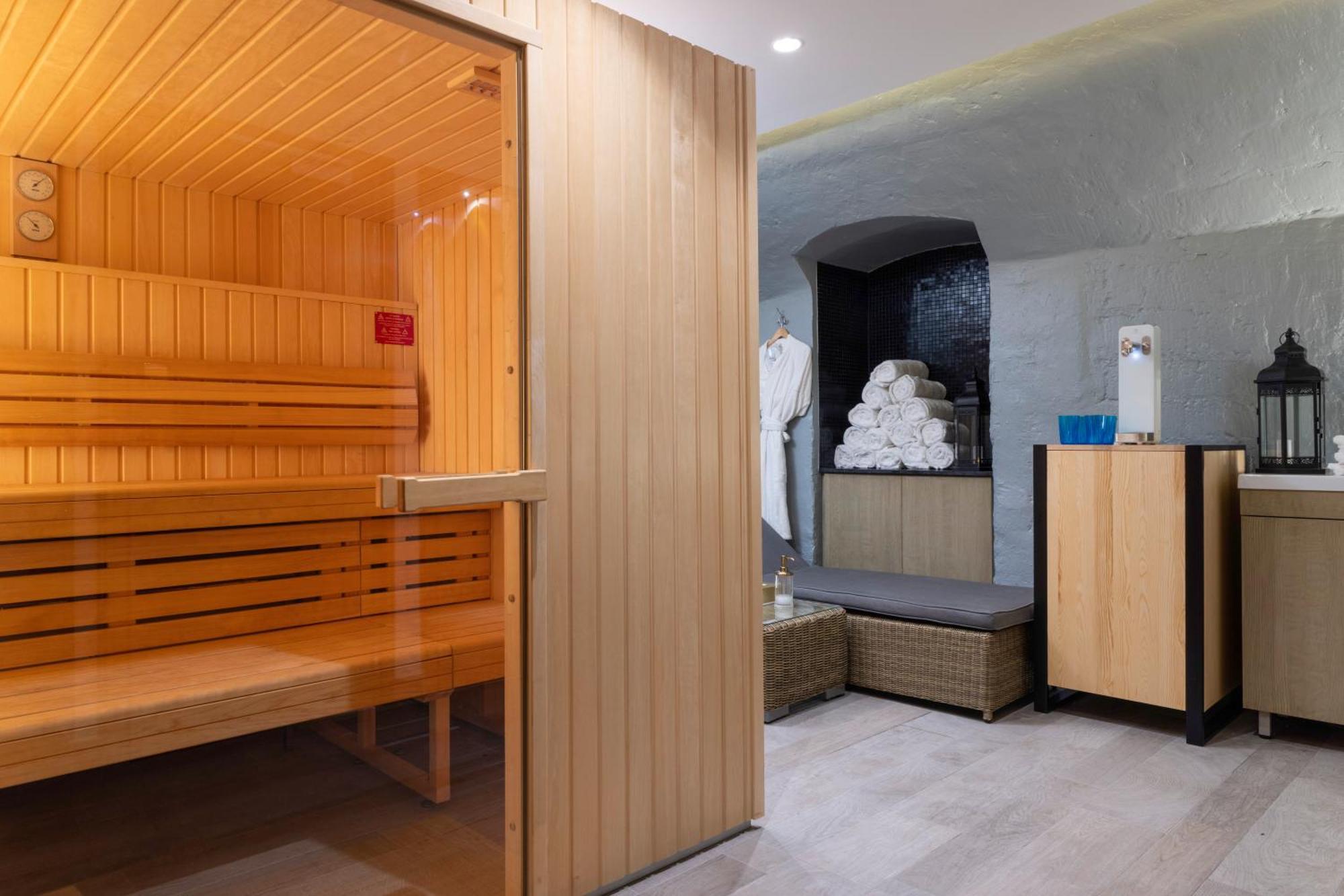 Hotel Le Belmont Paris