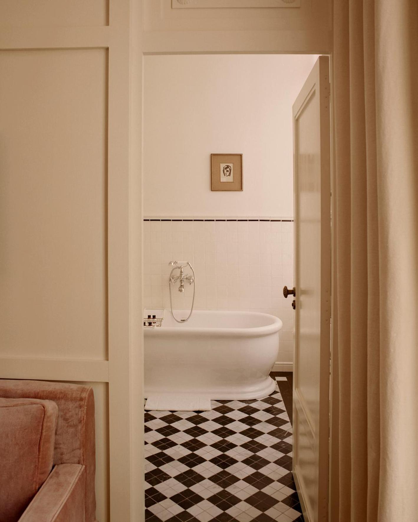 Chateau Voltaire 5* Paris
