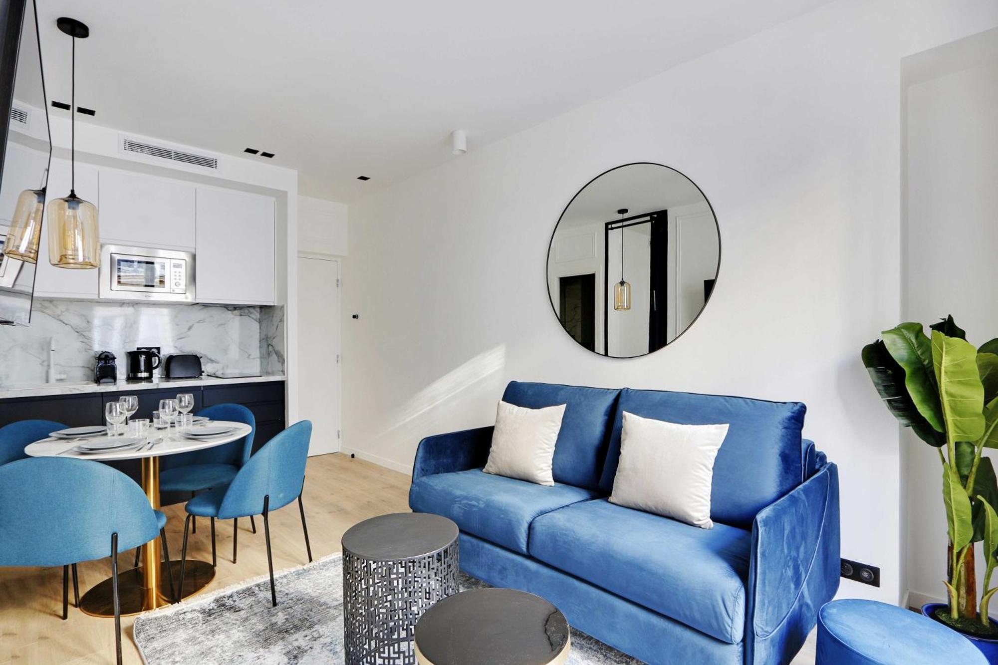 Apartment Luxury In The Heart Of - 1br-4p - Bourse *