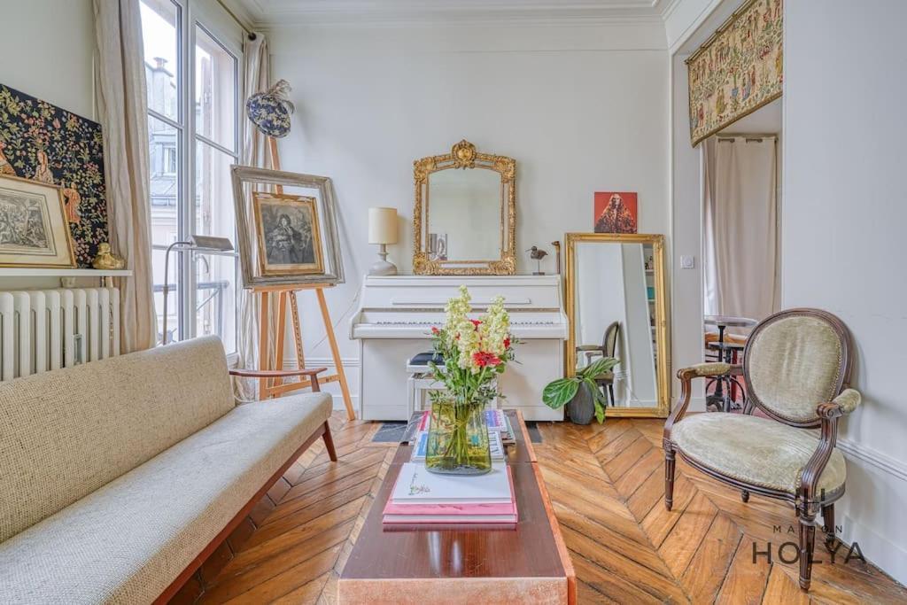 Appartement Charmant 2 Pieces Au Coeur De Faubourg-montmartre - 182c