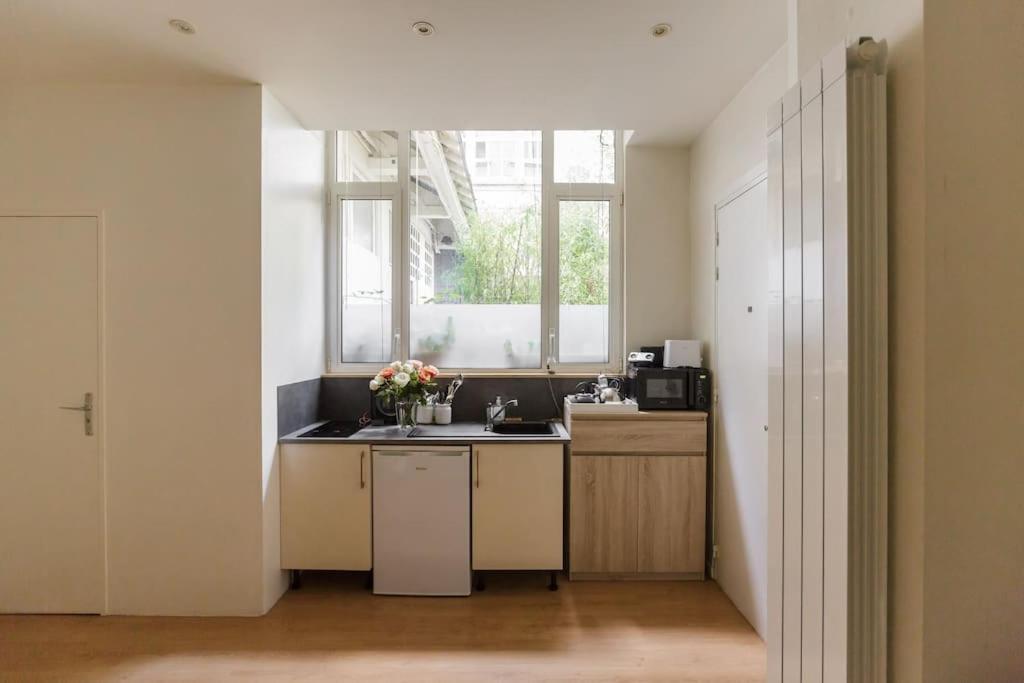 Charming In A Courtyard In Apartment *