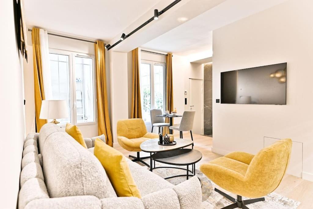 Apartment Magnifique #miromesnil #monceau #paris Paris
