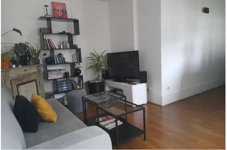 Apartment Cozy In Paris