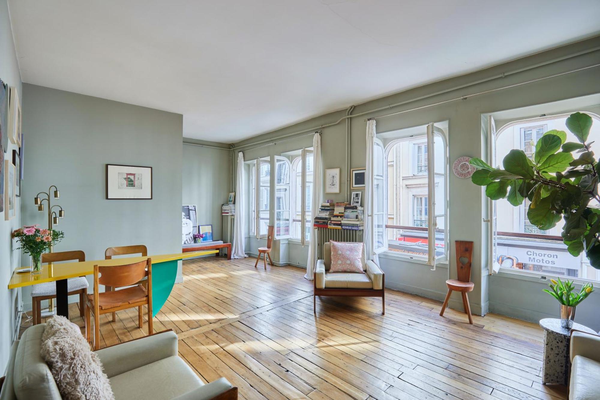 Charming 1br Rue Des Martyrs Paris