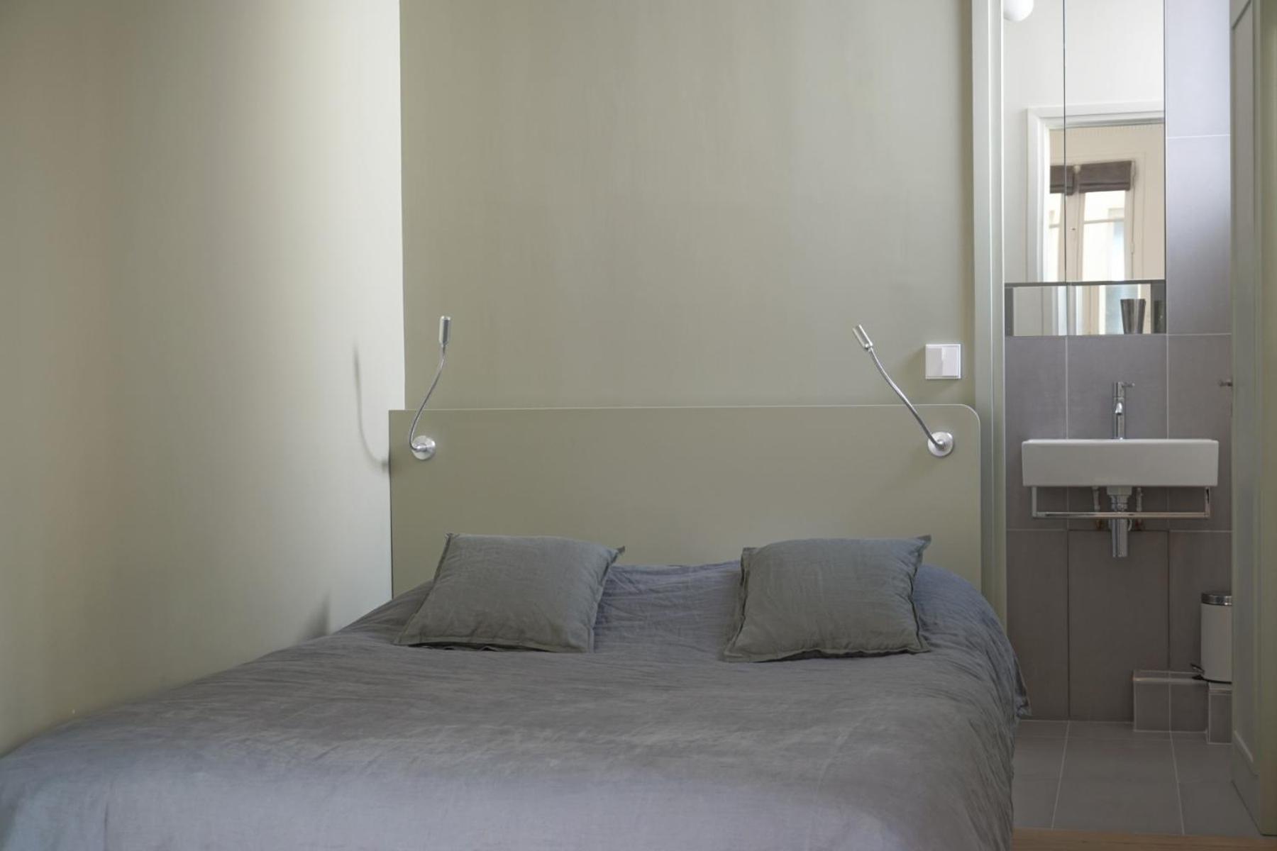 Apartment Rue Chateaubriand - 8 Paris