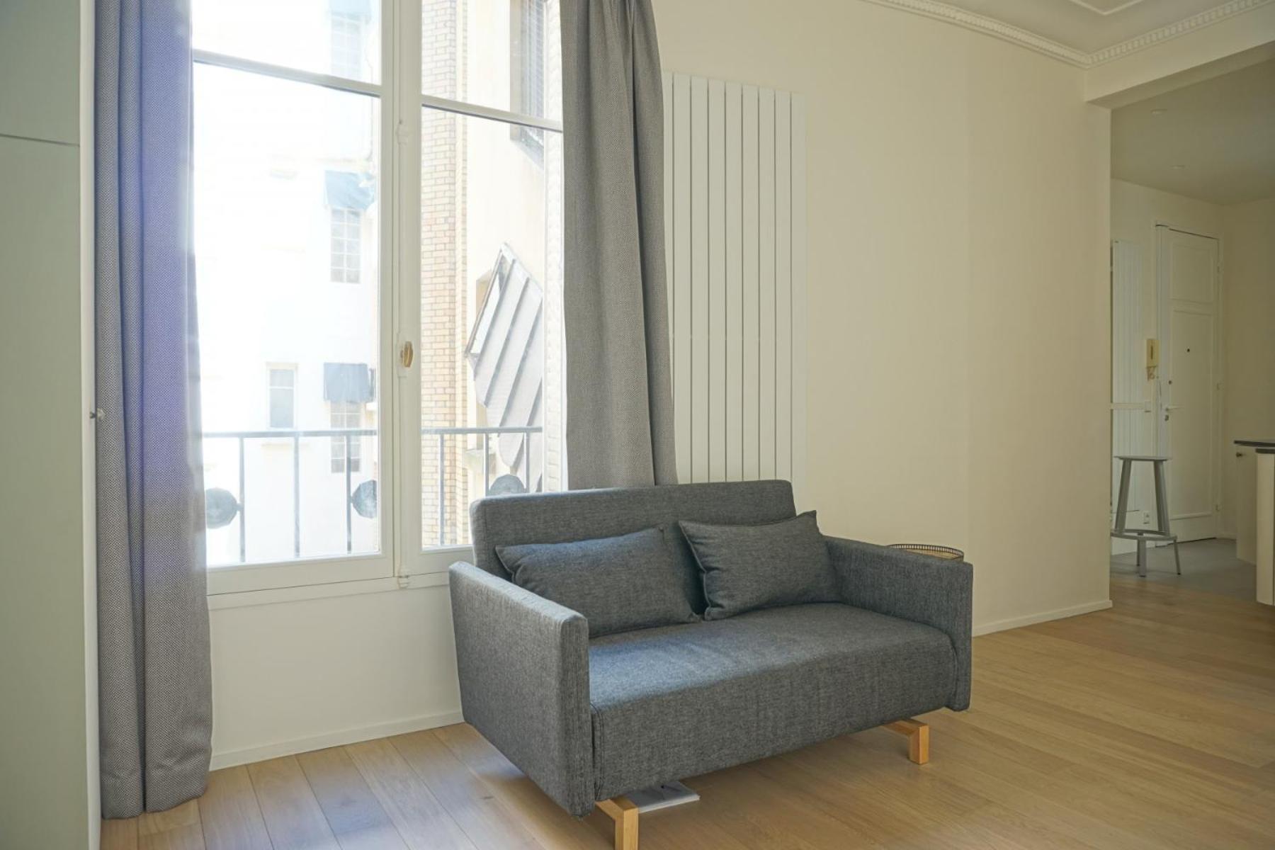 Rue Chateaubriand - 8 * Paris
