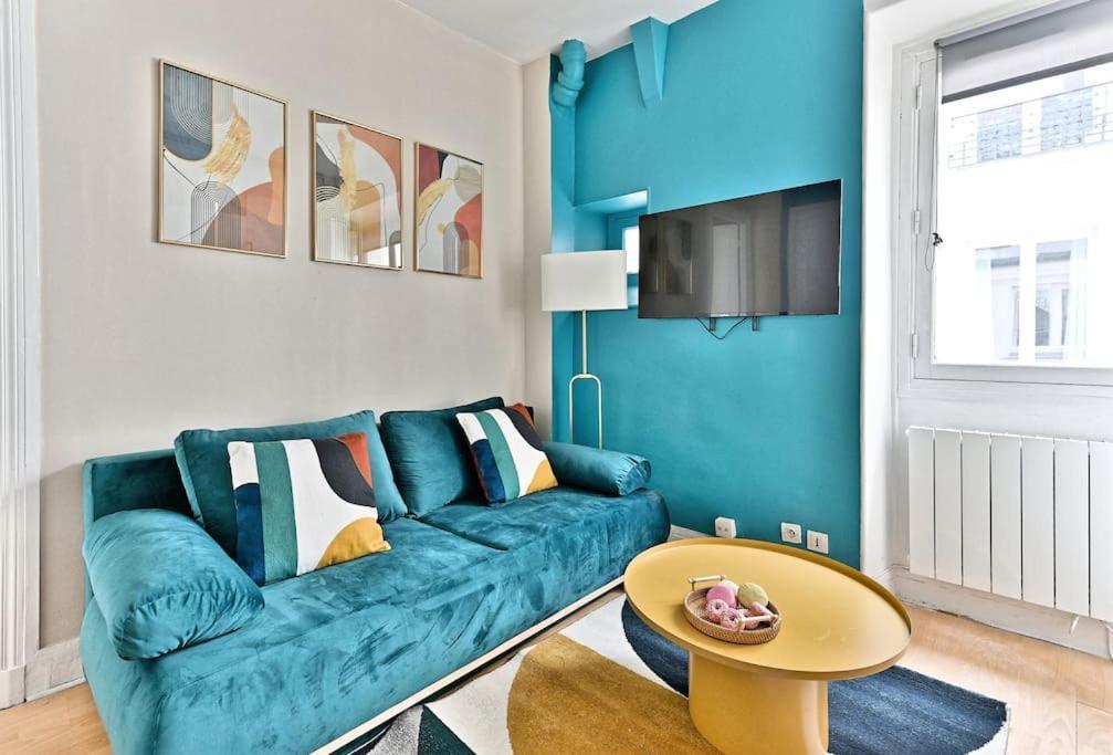 Apartment Cosy Et Colore Au Coeur De *