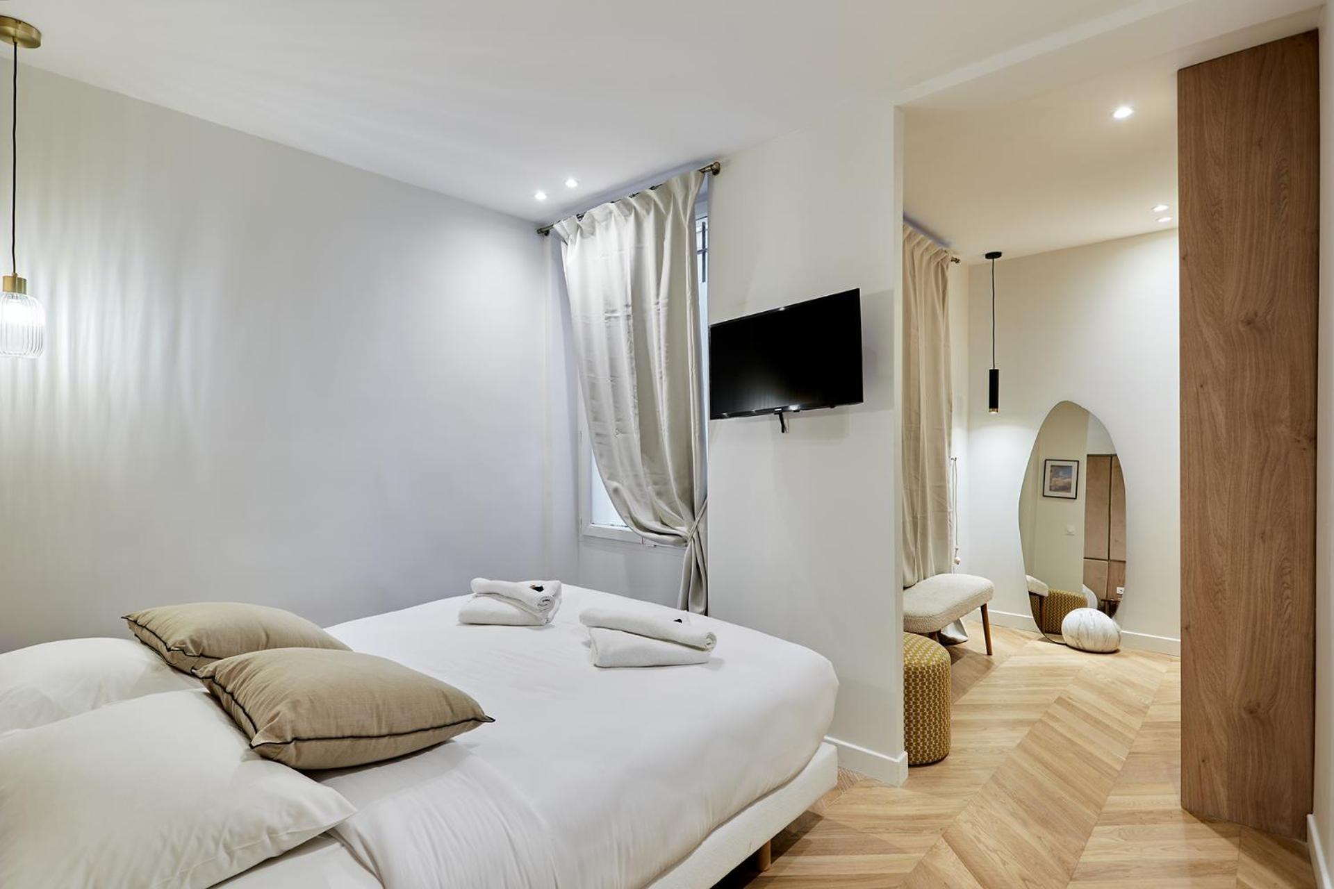 Superb Center Of By Prestige Apartment