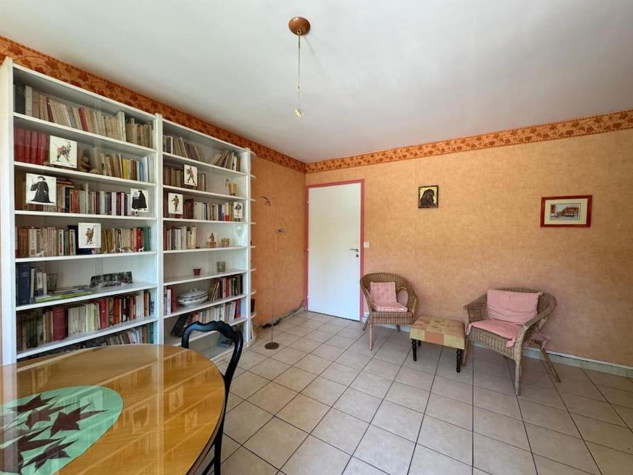 Stylish 1br With Peaceful Garden In 18th District Apartment