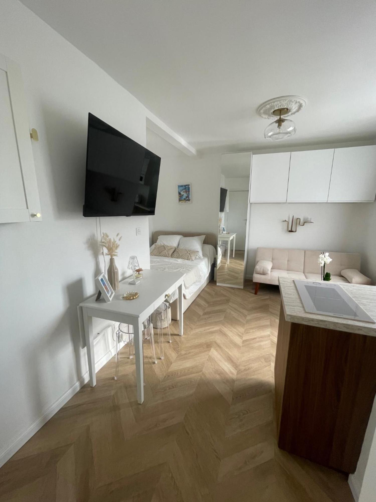 Apartment Perche Sur Les Toits, 16 Eme Quartier Calme Securise- Proche Quai Seine