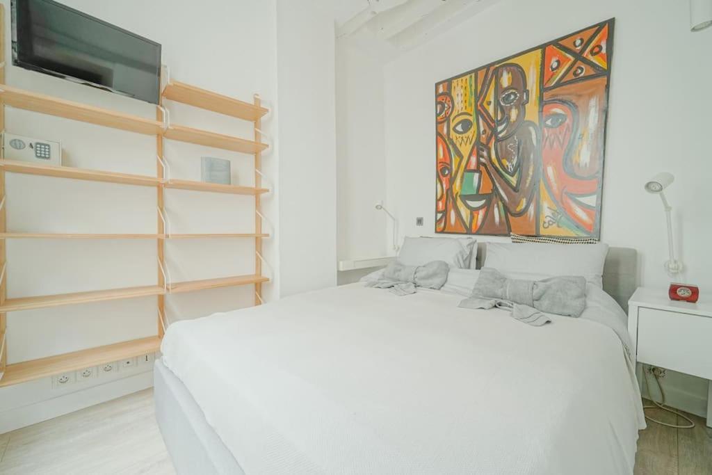 Apartment 2 Bedroom With The Location Of In 2nd Arr