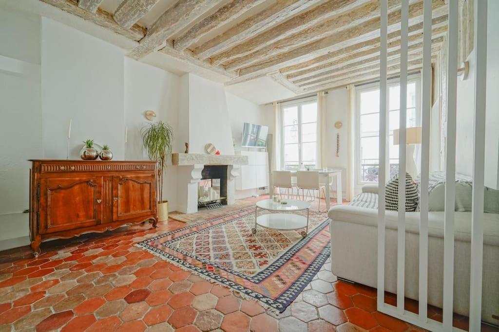 2 Bedroom With The Location Of In 2nd Arr Paris