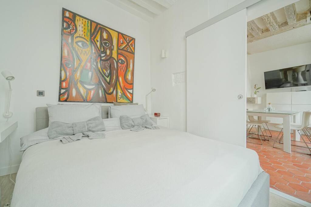 2 Bedroom With The Location Of In 2nd Arr Apartment *