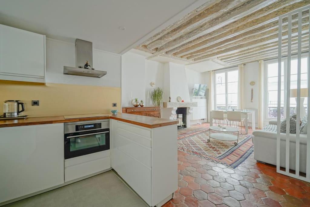 Apartment 2 Bedroom With The Location Of In 2nd Arr