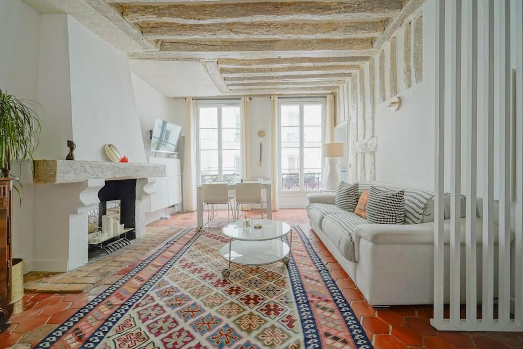 2 Bedroom With The Location Of In 2nd Arr Apartment Paris
